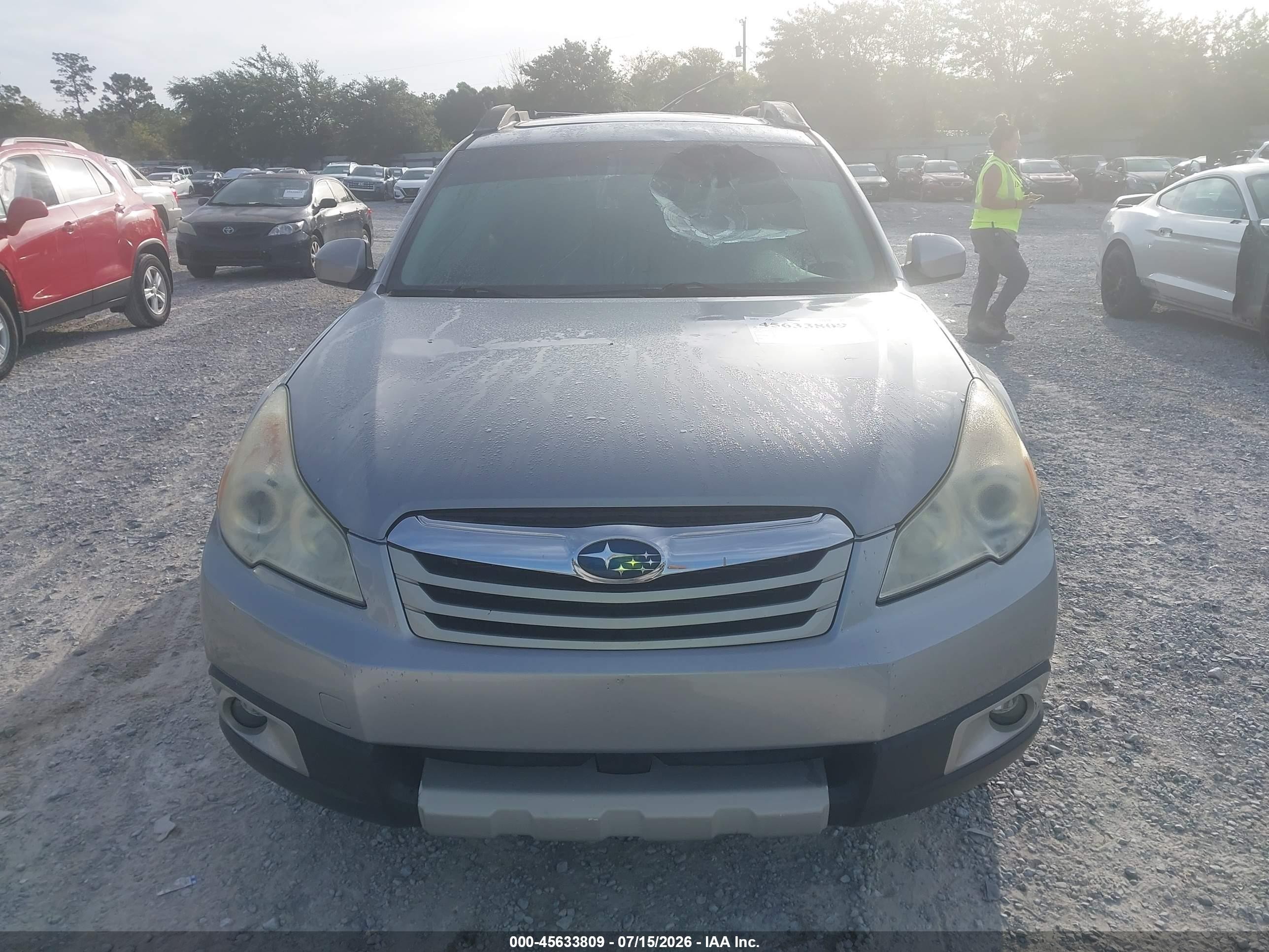2011 Subaru Outback 2.5i Limited Silver vin: 4S4BRCKC5B3414458