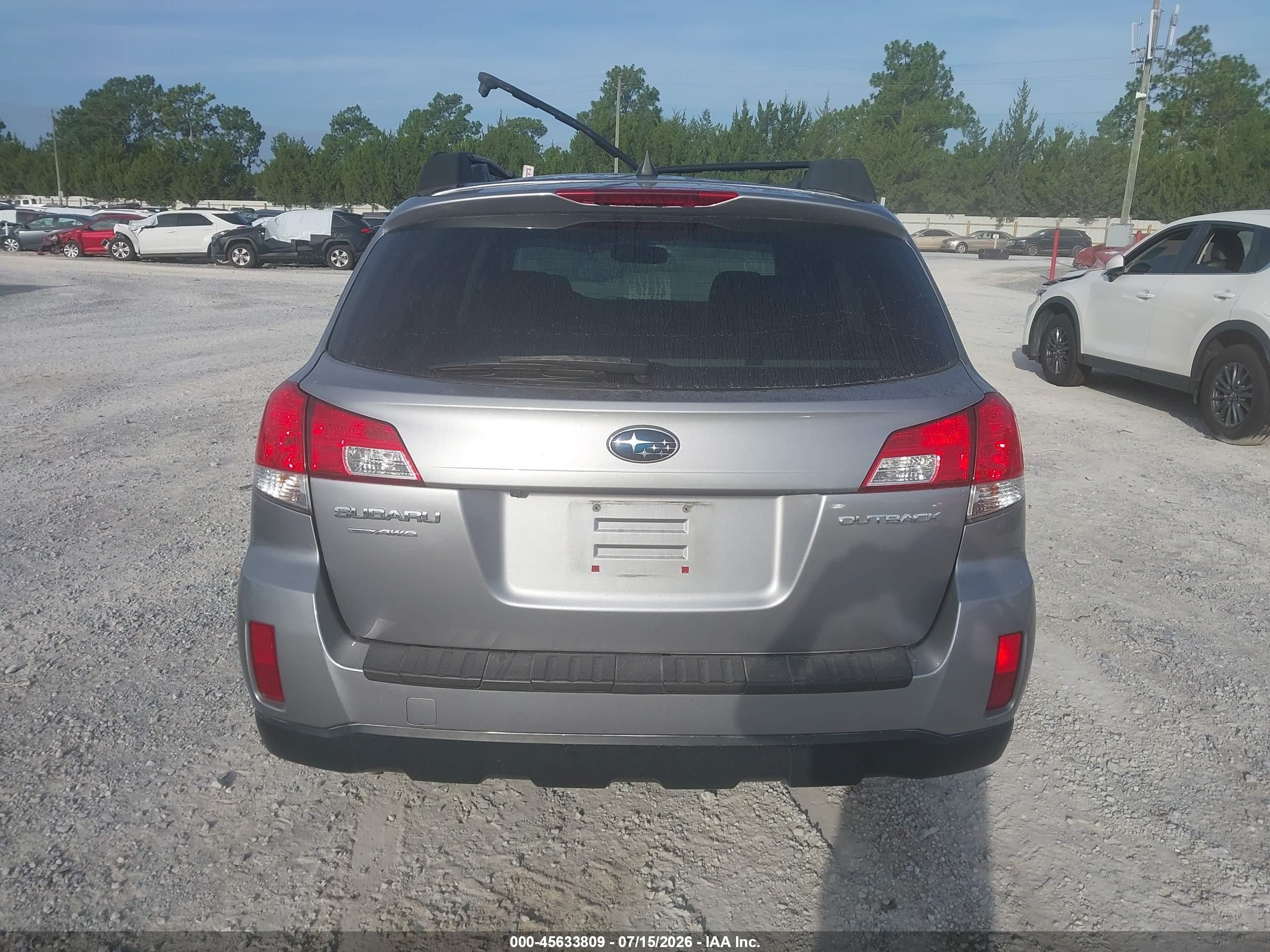 2011 Subaru Outback 2.5i Limited Silver vin: 4S4BRCKC5B3414458