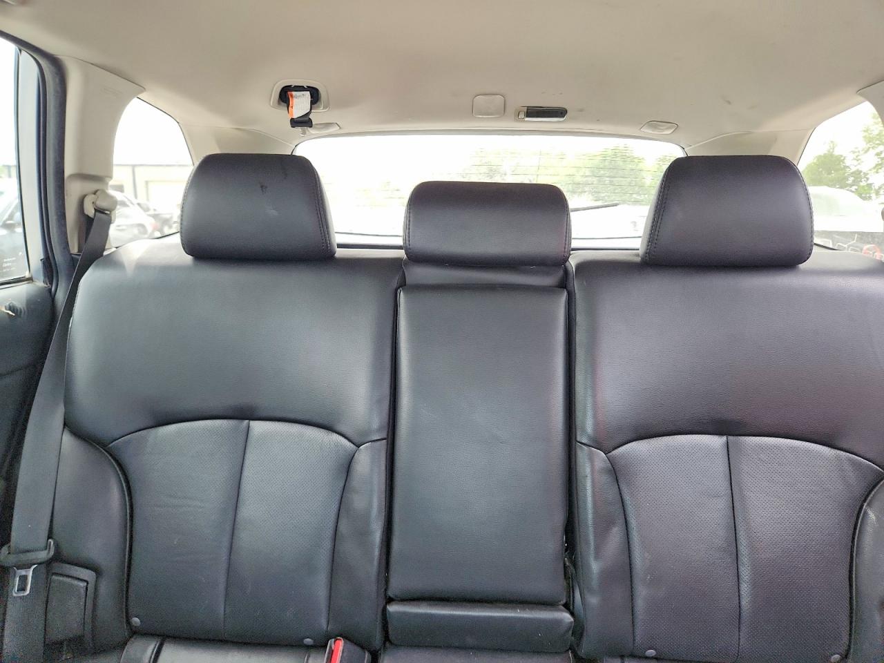 2012 Subaru Outback 2.5i Limited Silver vin: 4S4BRCKC5C3293948