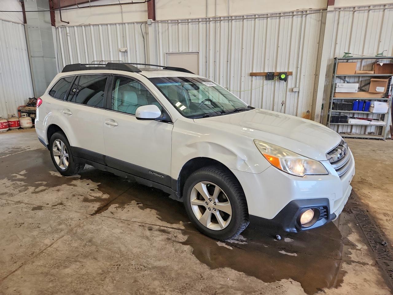 2013 Subaru Outback 2.5i Limited White vin: 4S4BRCKC5D3232164