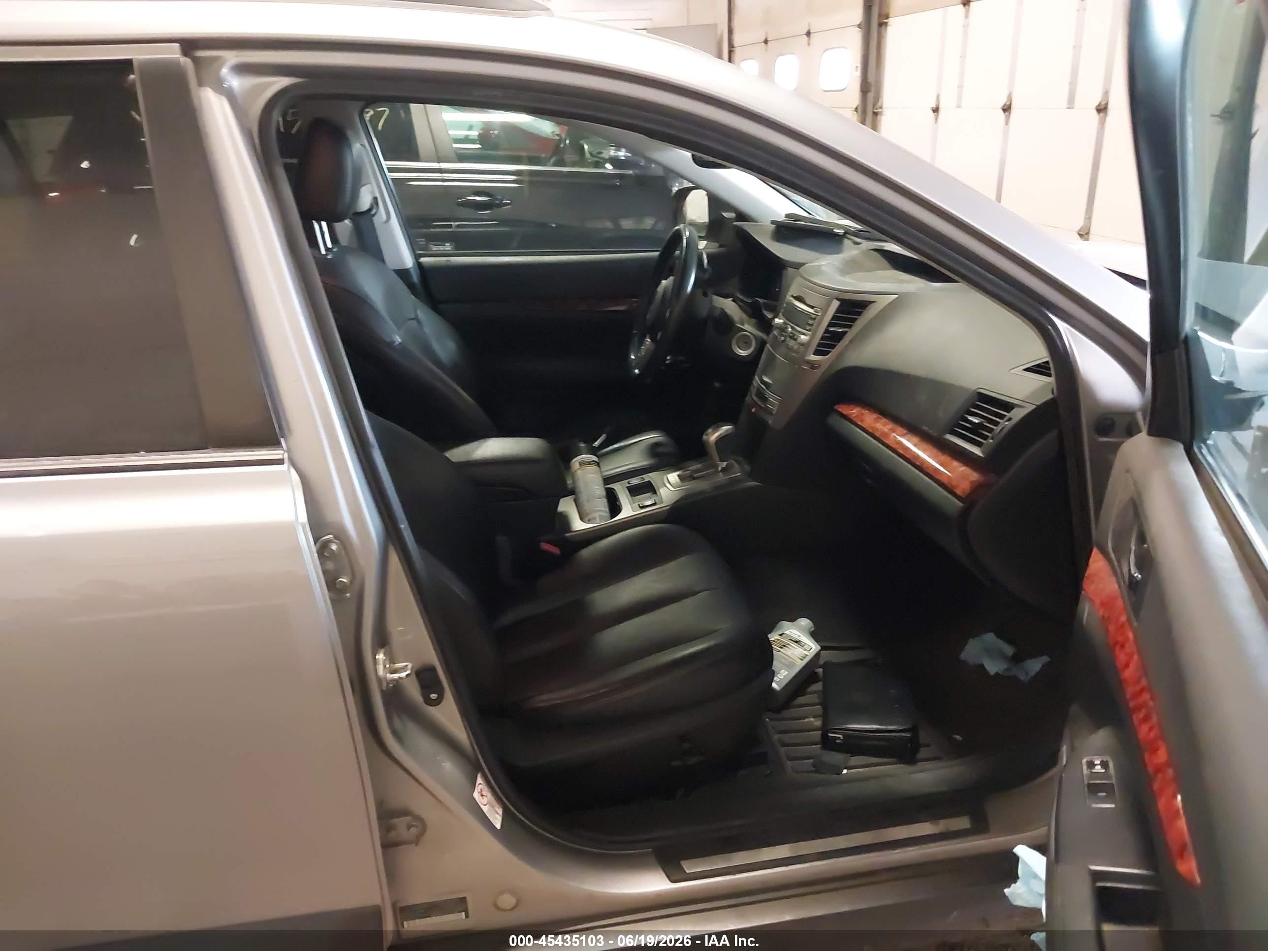 2010 Subaru Outback 2.5i Limited Gray vin: 4S4BRCKC6A3359744