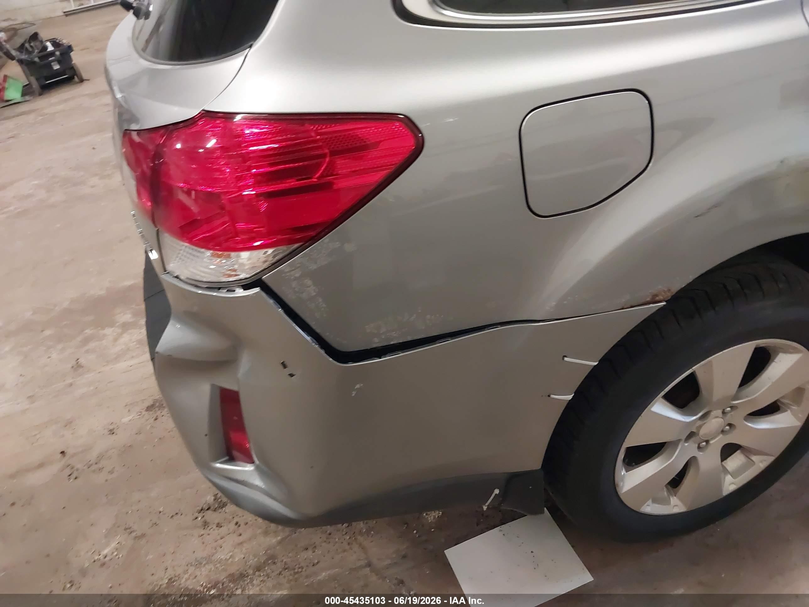2010 Subaru Outback 2.5i Limited Gray vin: 4S4BRCKC6A3359744
