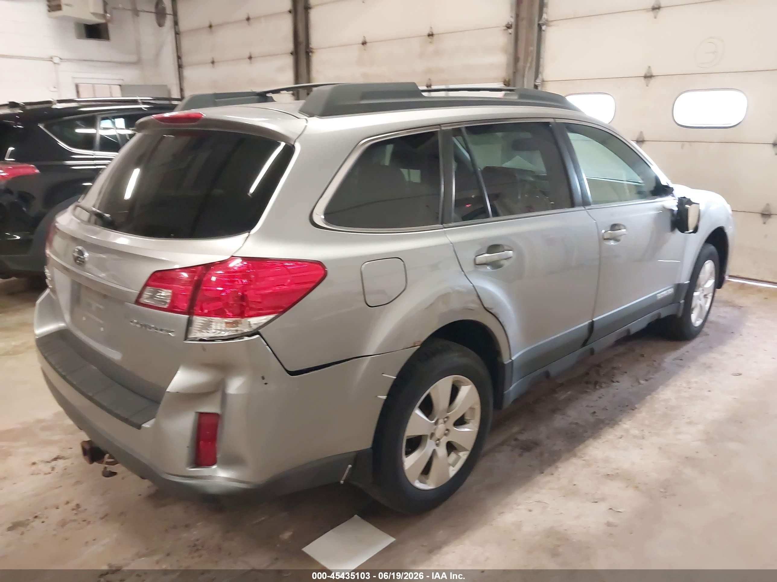 2010 Subaru Outback 2.5i Limited Gray vin: 4S4BRCKC6A3359744