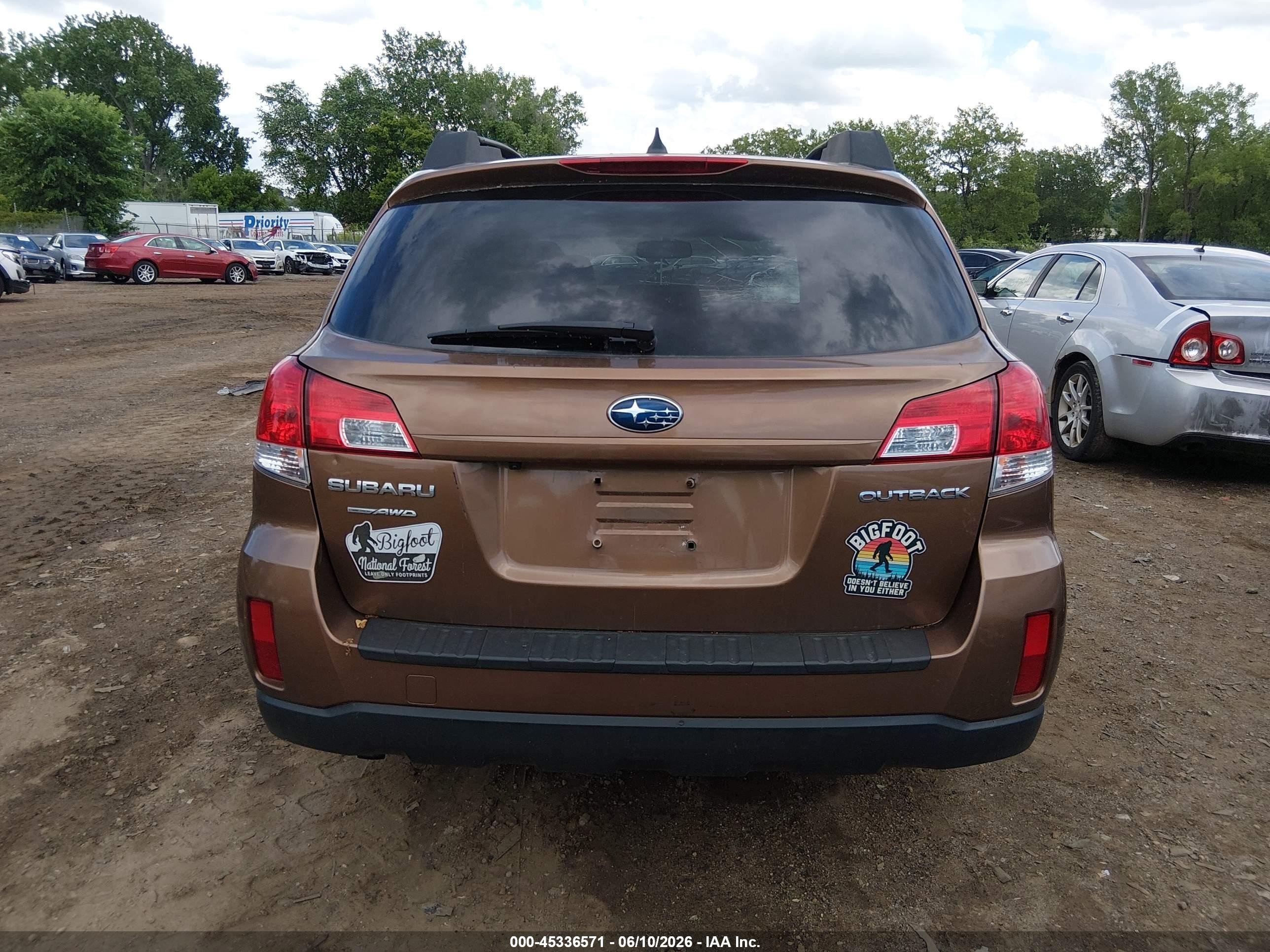 2011 Subaru Outback 2.5i Limited Tan vin: 4S4BRCKC6B3412704