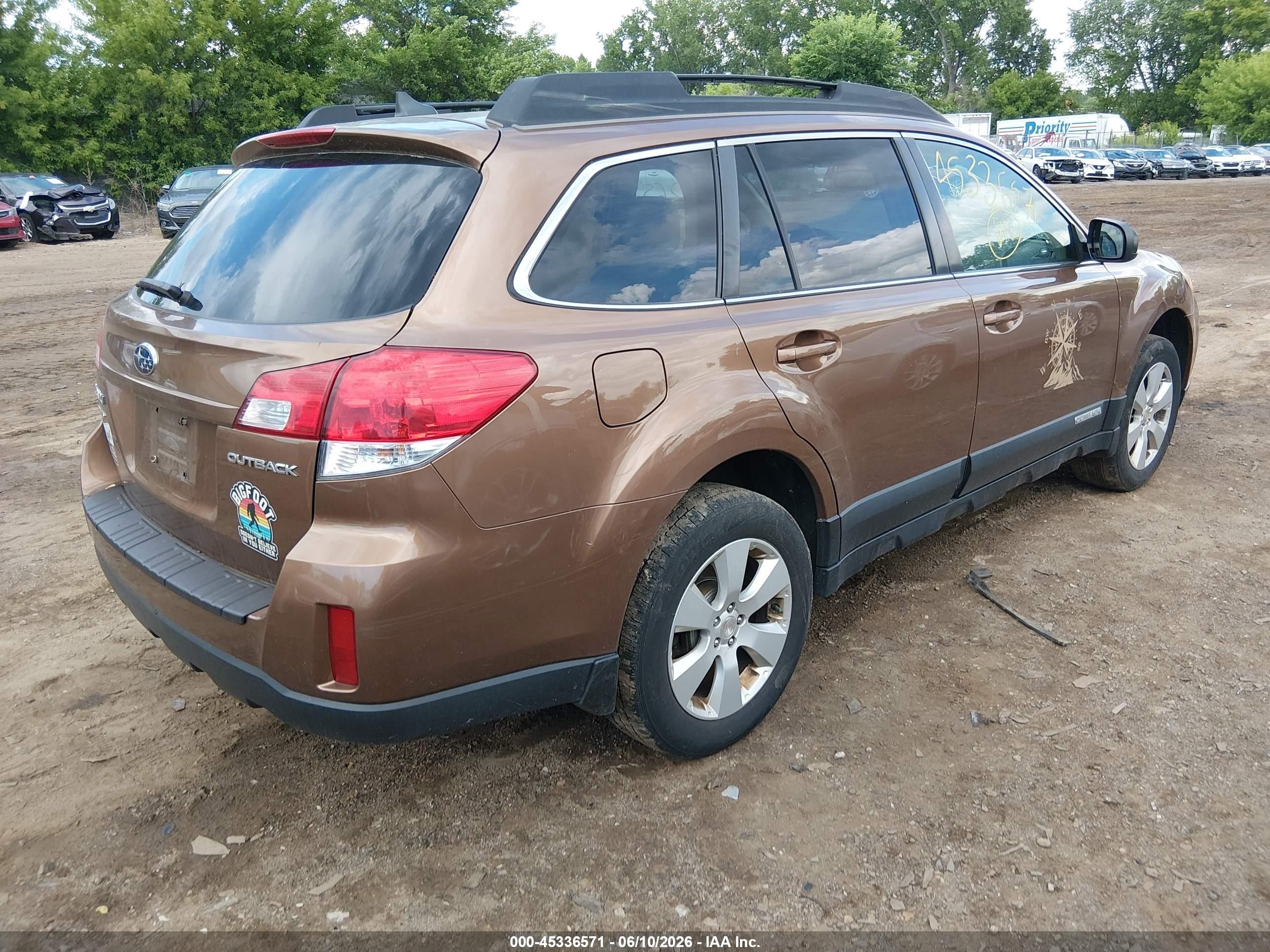 2011 Subaru Outback 2.5i Limited Tan vin: 4S4BRCKC6B3412704