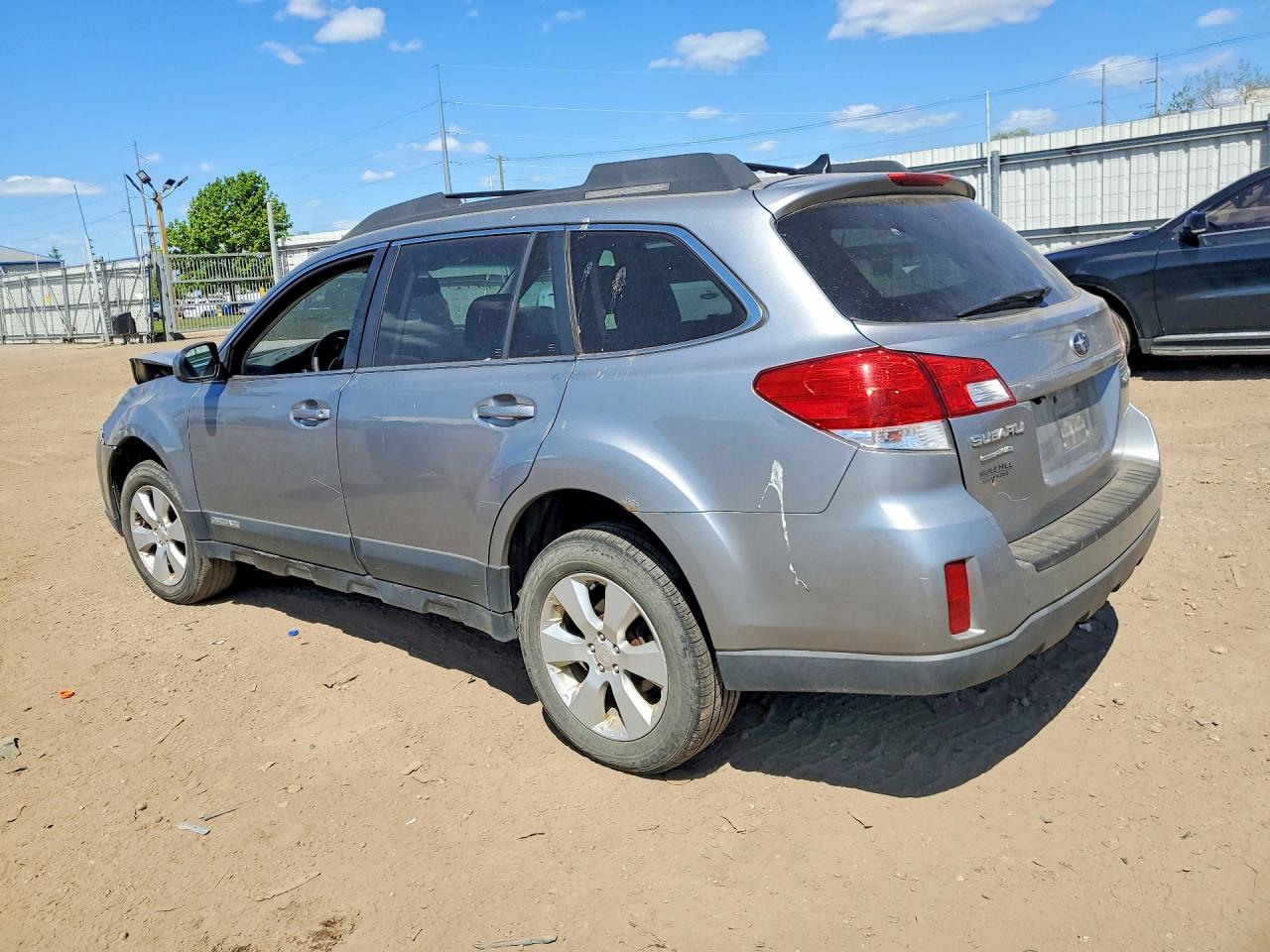2011 Subaru Outback 2.5i Limited Silver vin: 4S4BRCKC6B3412993