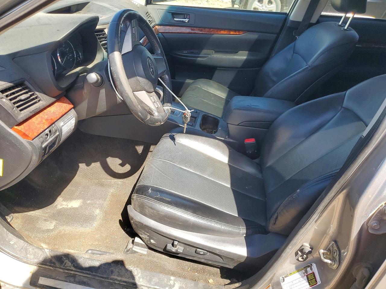 2011 Subaru Outback 2.5i Limited Silver vin: 4S4BRCKC6B3412993