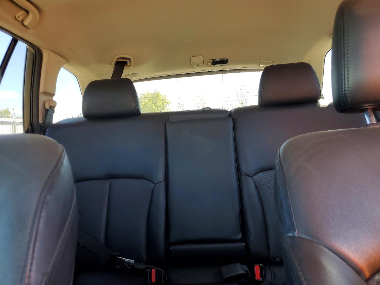 2011 Subaru Outback 2.5i Limited Silver vin: 4S4BRCKC6B3412993