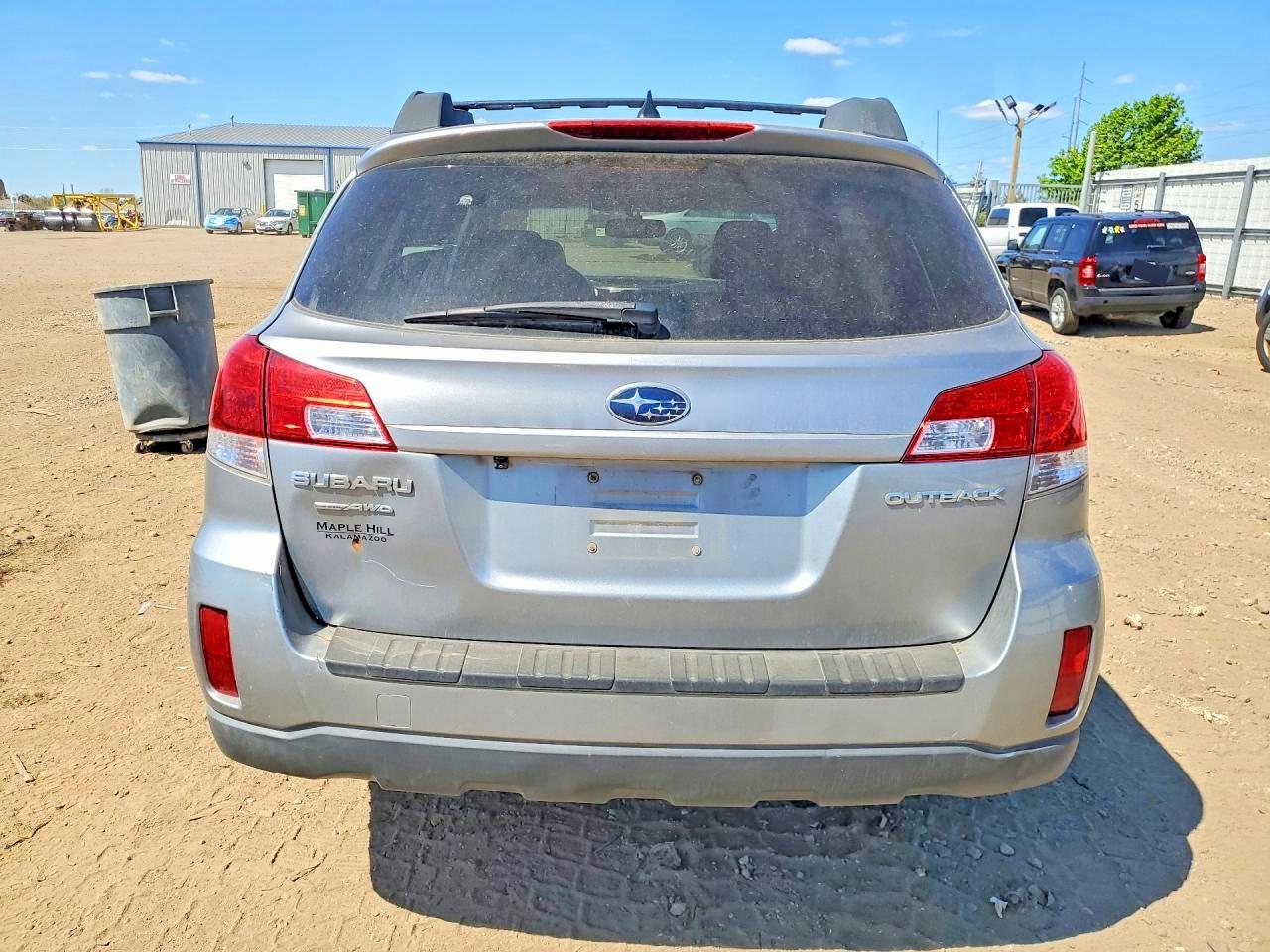 2011 Subaru Outback 2.5i Limited Silver vin: 4S4BRCKC6B3412993