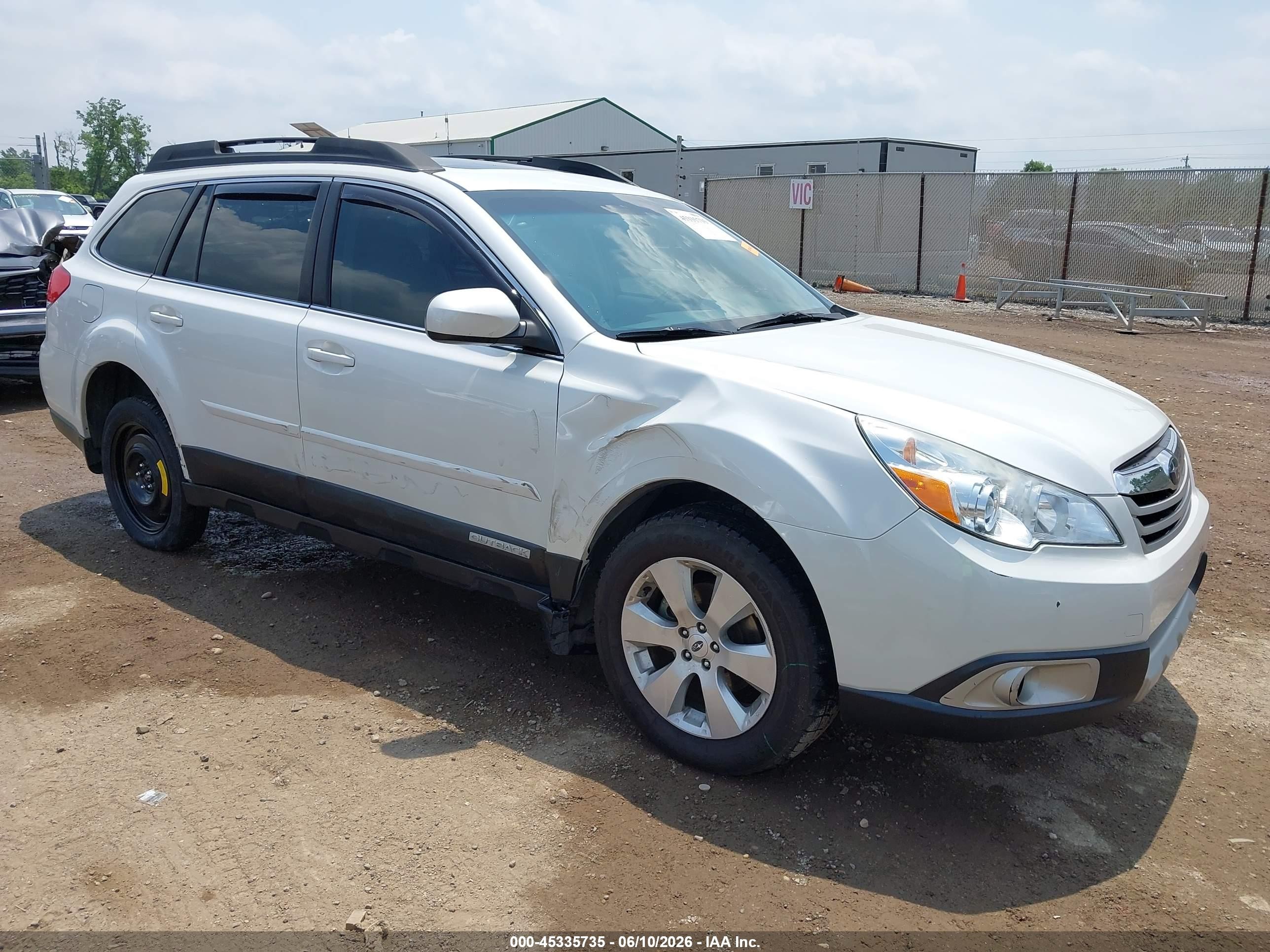 2011 Subaru Outback 2.5i Limited White vin: 4S4BRCKC6B3446786