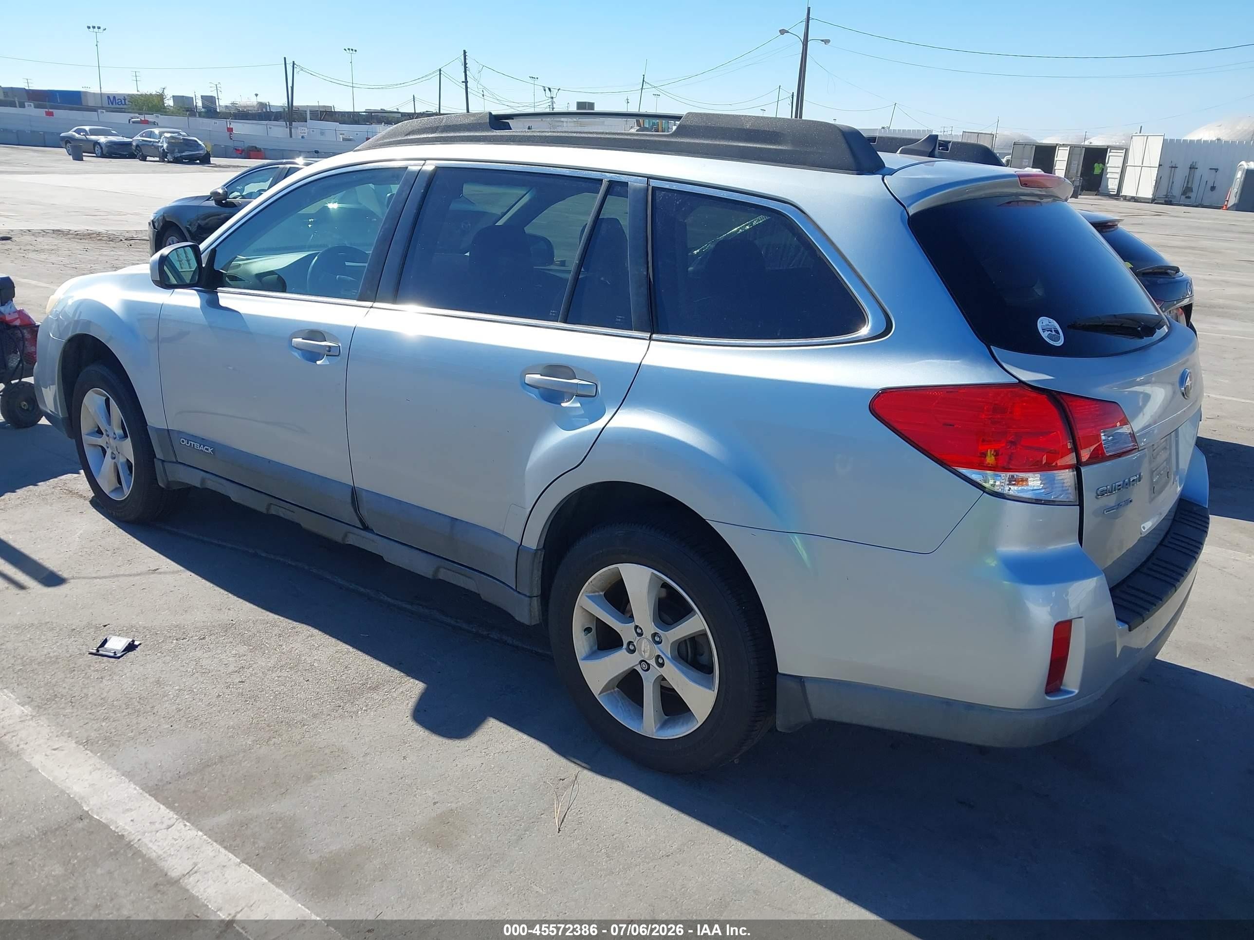 2013 Subaru Outback 2.5i Limited Серебряный vin: 4S4BRCKC6D3308832