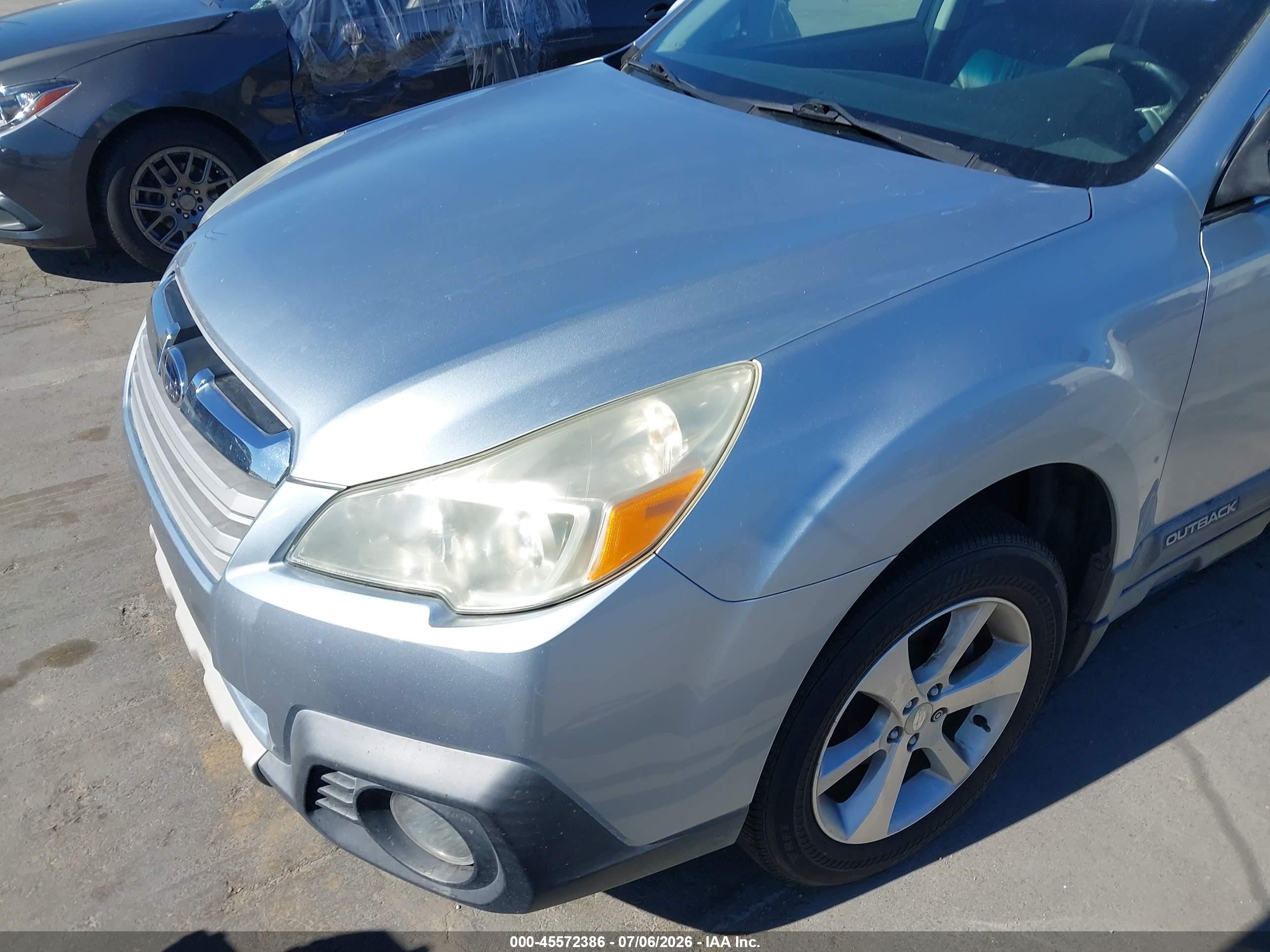 2013 Subaru Outback 2.5i Limited Серебряный vin: 4S4BRCKC6D3308832