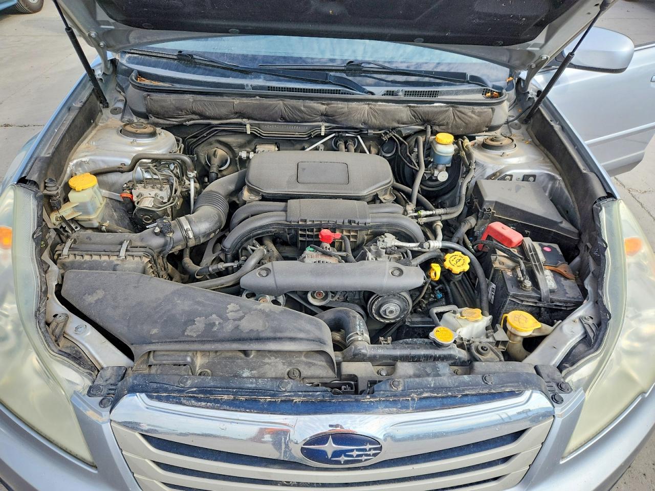 2012 Subaru Outback 2.5i Limited Silver vin: 4S4BRCKC7C3258411