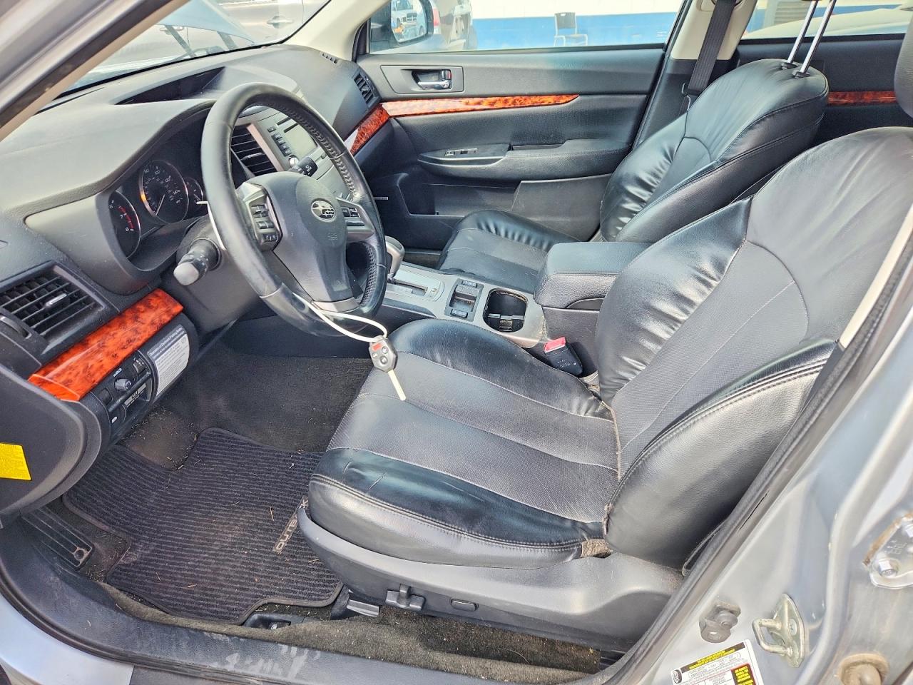 2012 Subaru Outback 2.5i Limited Silver vin: 4S4BRCKC7C3258411