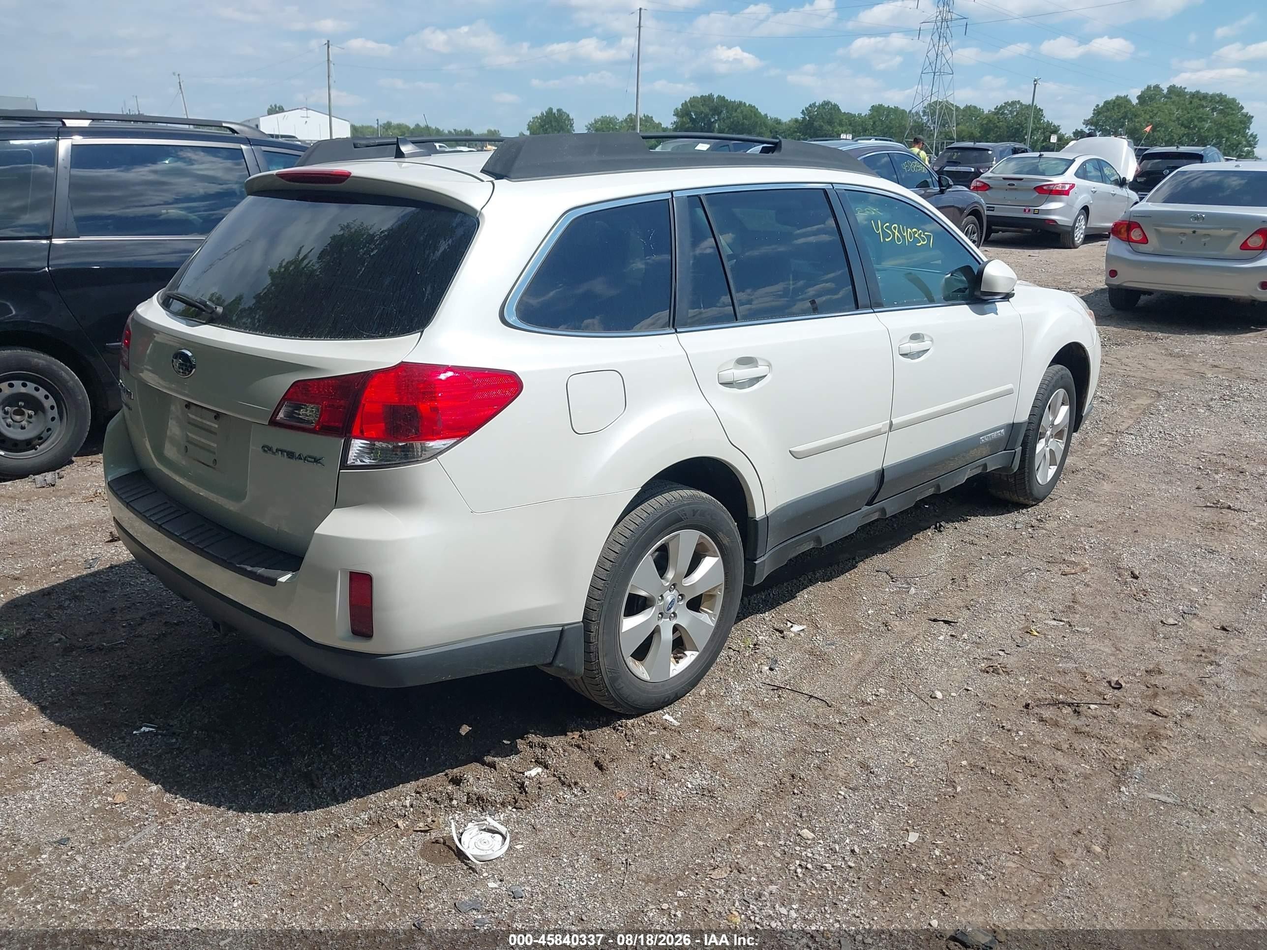 2012 Subaru Outback 2.5i Limited White vin: 4S4BRCKC8C3223912