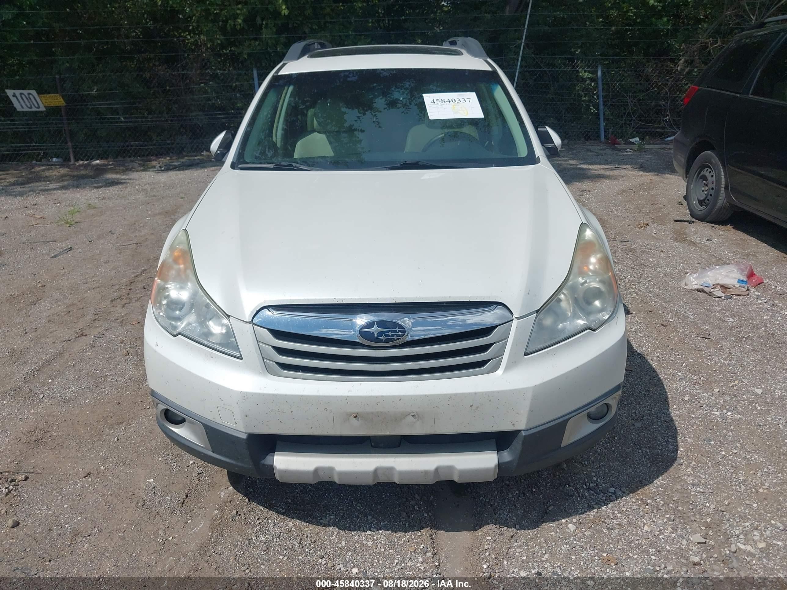 2012 Subaru Outback 2.5i Limited White vin: 4S4BRCKC8C3223912