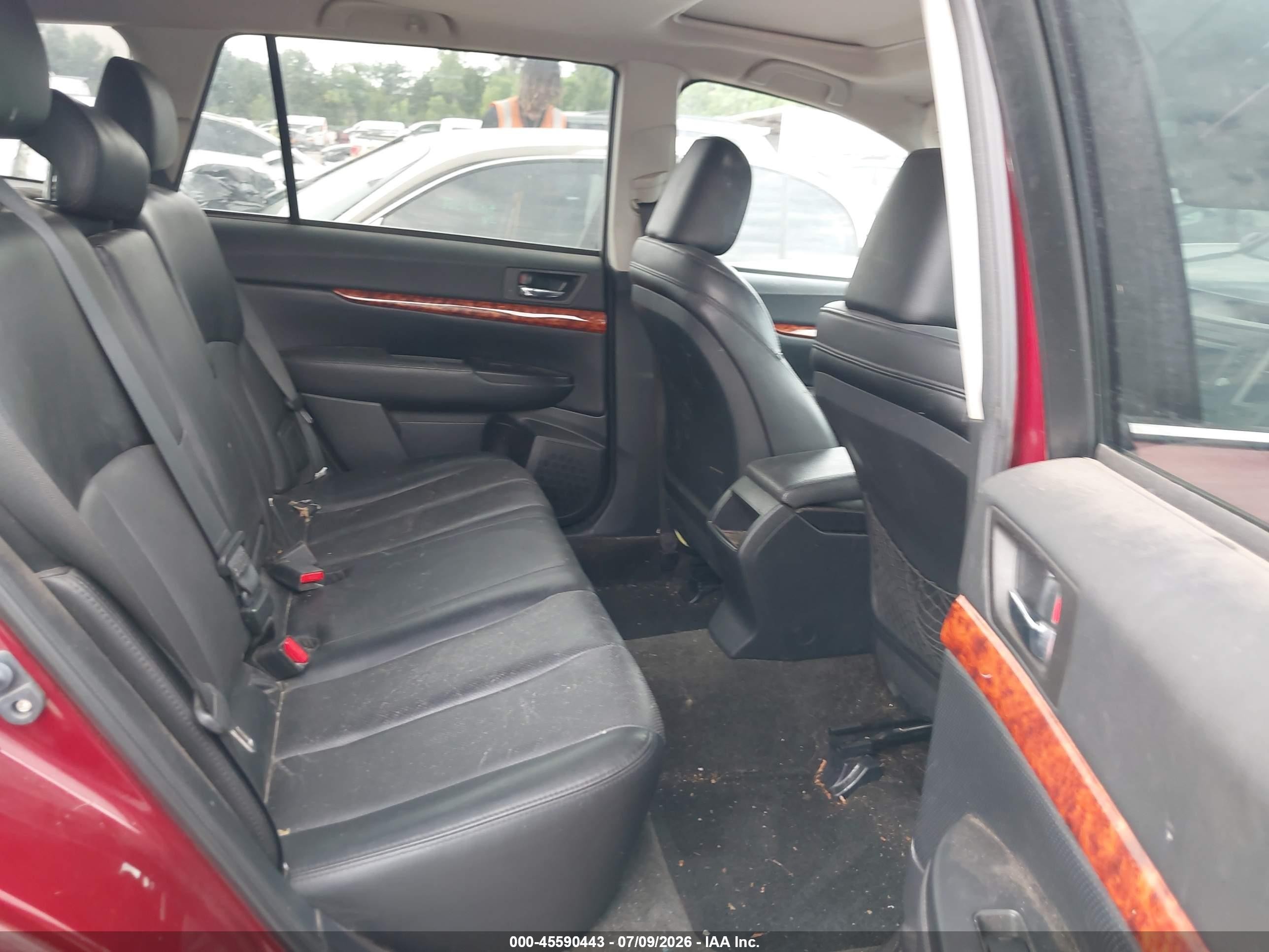 2012 Subaru Outback 2.5i Limited Red vin: 4S4BRCKC8C3233663