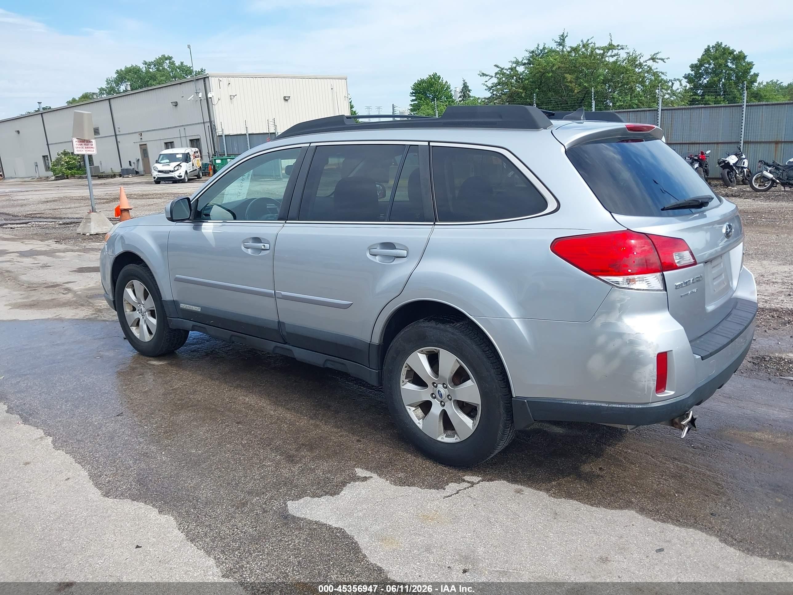 2012 Subaru Outback 2.5i Limited Silver vin: 4S4BRCKC8C3237261