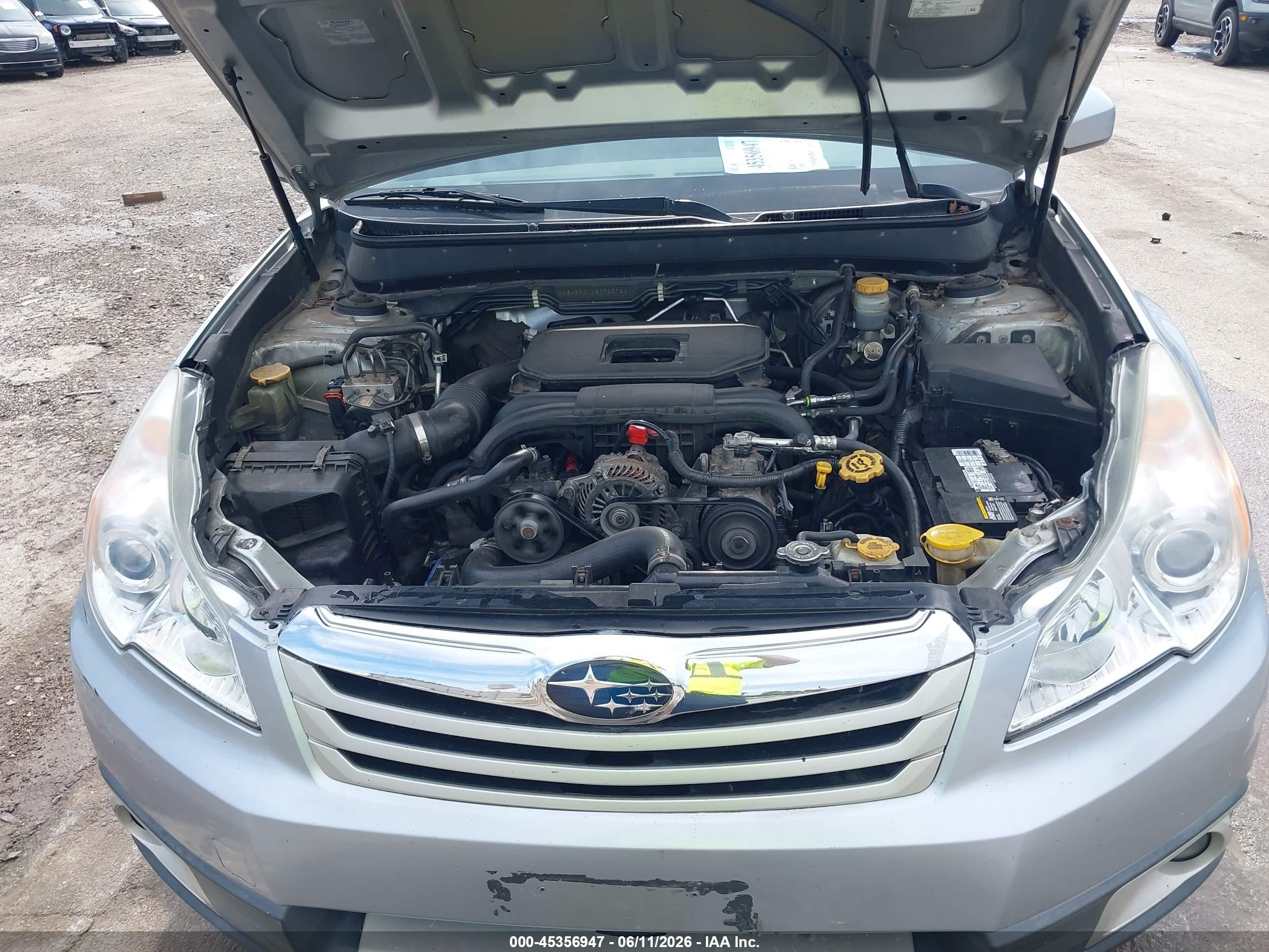 2012 Subaru Outback 2.5i Limited Silver vin: 4S4BRCKC8C3237261