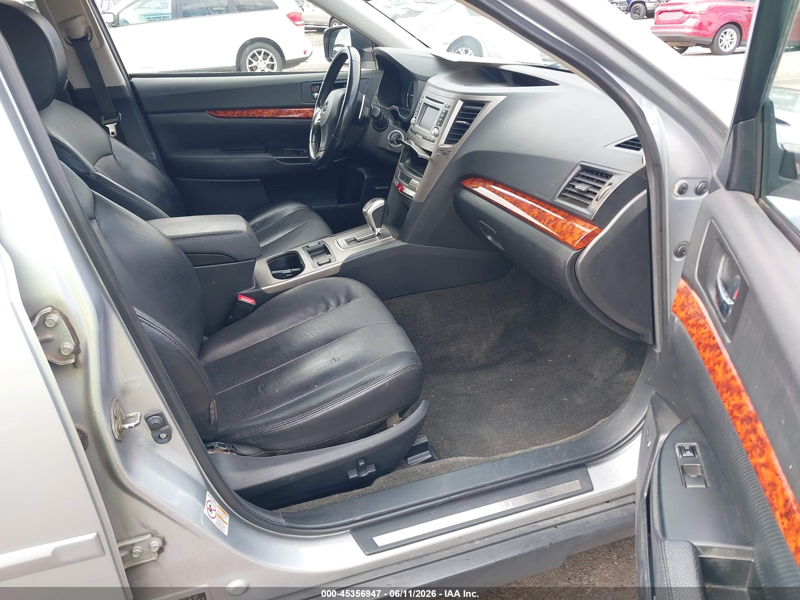 2012 Subaru Outback 2.5i Limited Silver vin: 4S4BRCKC8C3237261