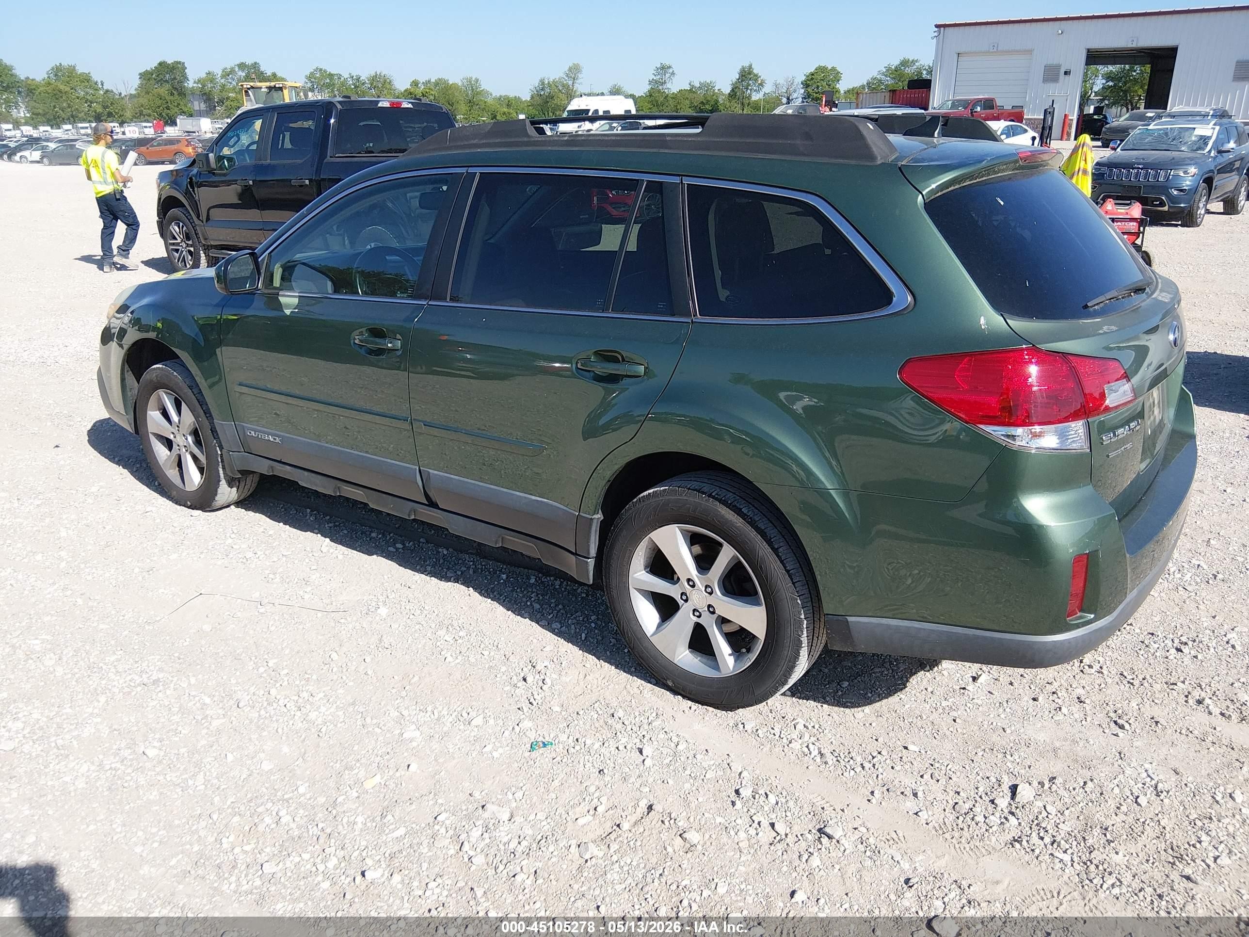 2013 Subaru Outback 2.5i Limited Green vin: 4S4BRCKC8D3315846