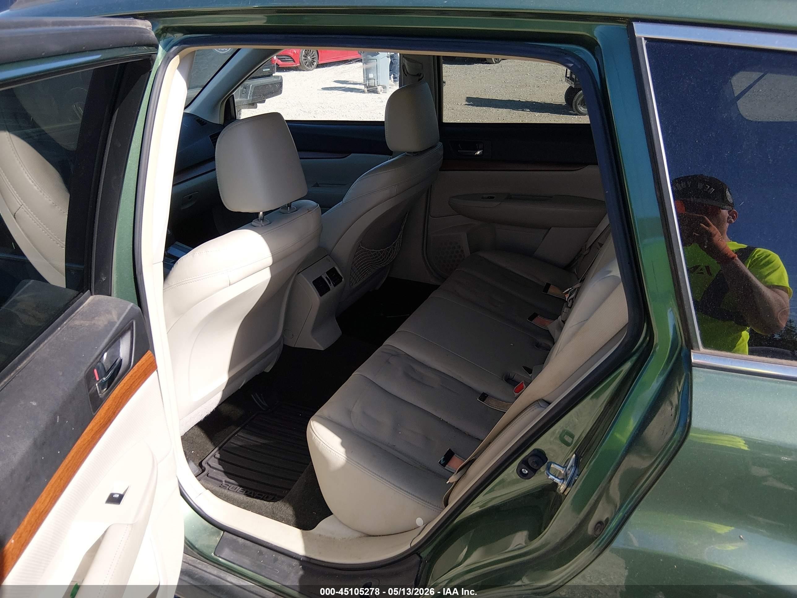 2013 Subaru Outback 2.5i Limited Green vin: 4S4BRCKC8D3315846