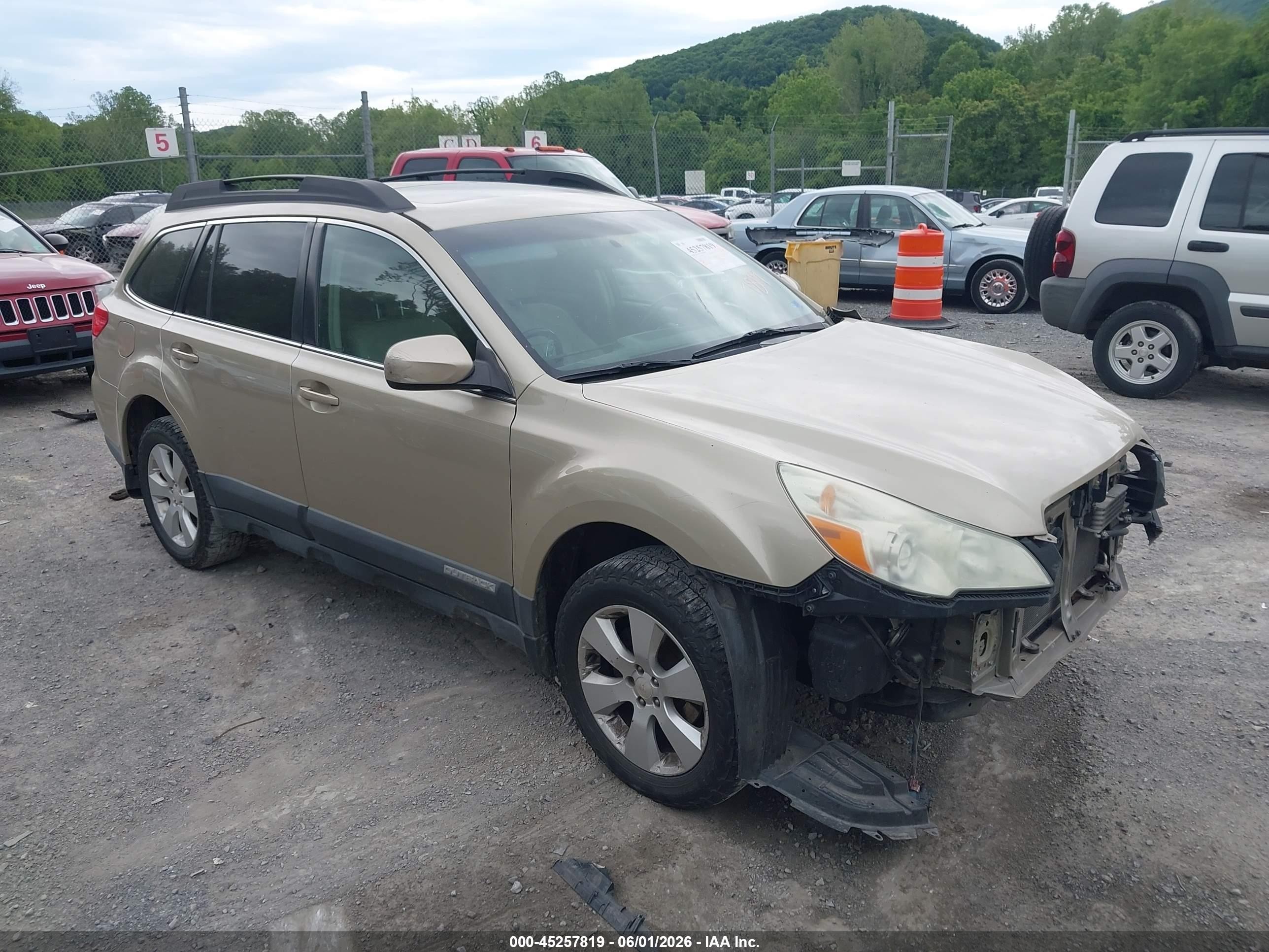 2010 Subaru Outback 2.5i Limited Champagne vin: 4S4BRCKC9A3357616