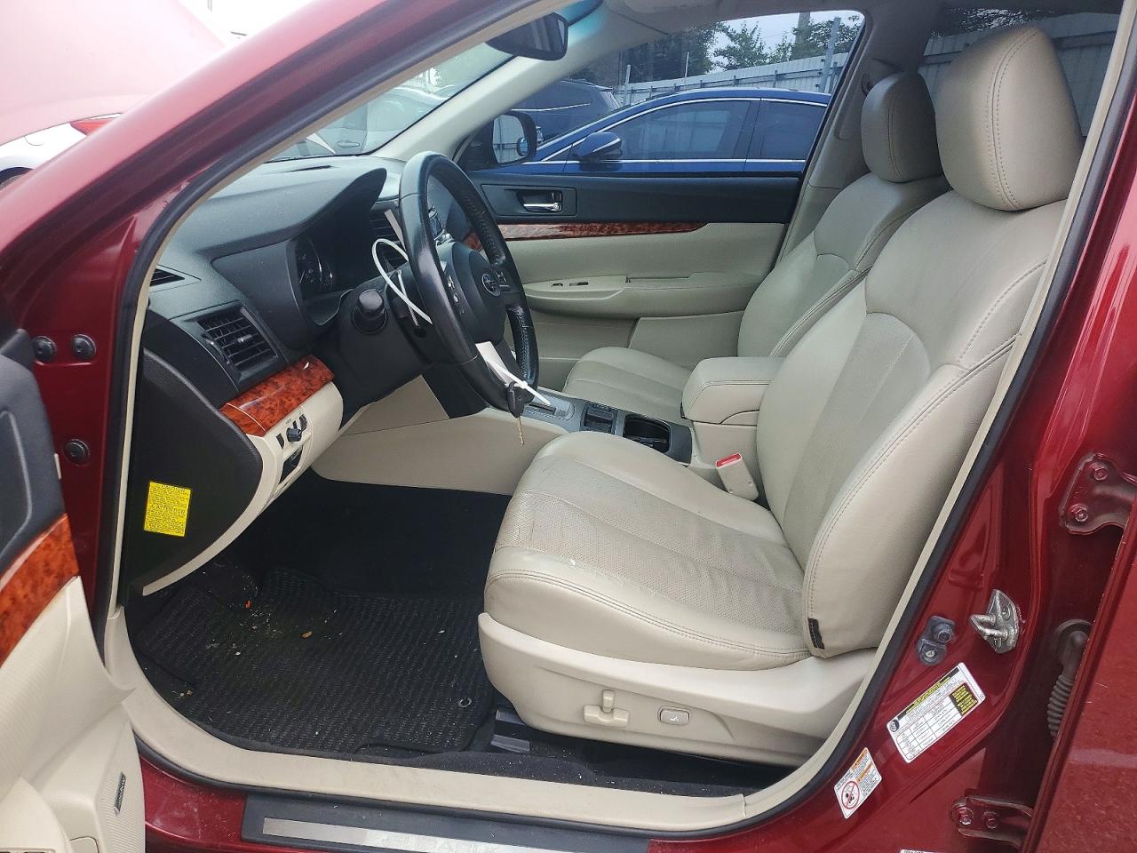 2011 Subaru Outback 2.5i Limited Red vin: 4S4BRCKC9B3388642