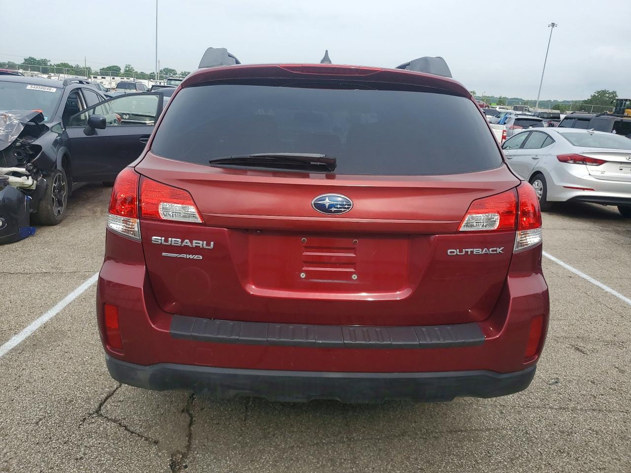 2011 Subaru Outback 2.5i Limited Red vin: 4S4BRCKC9B3388642