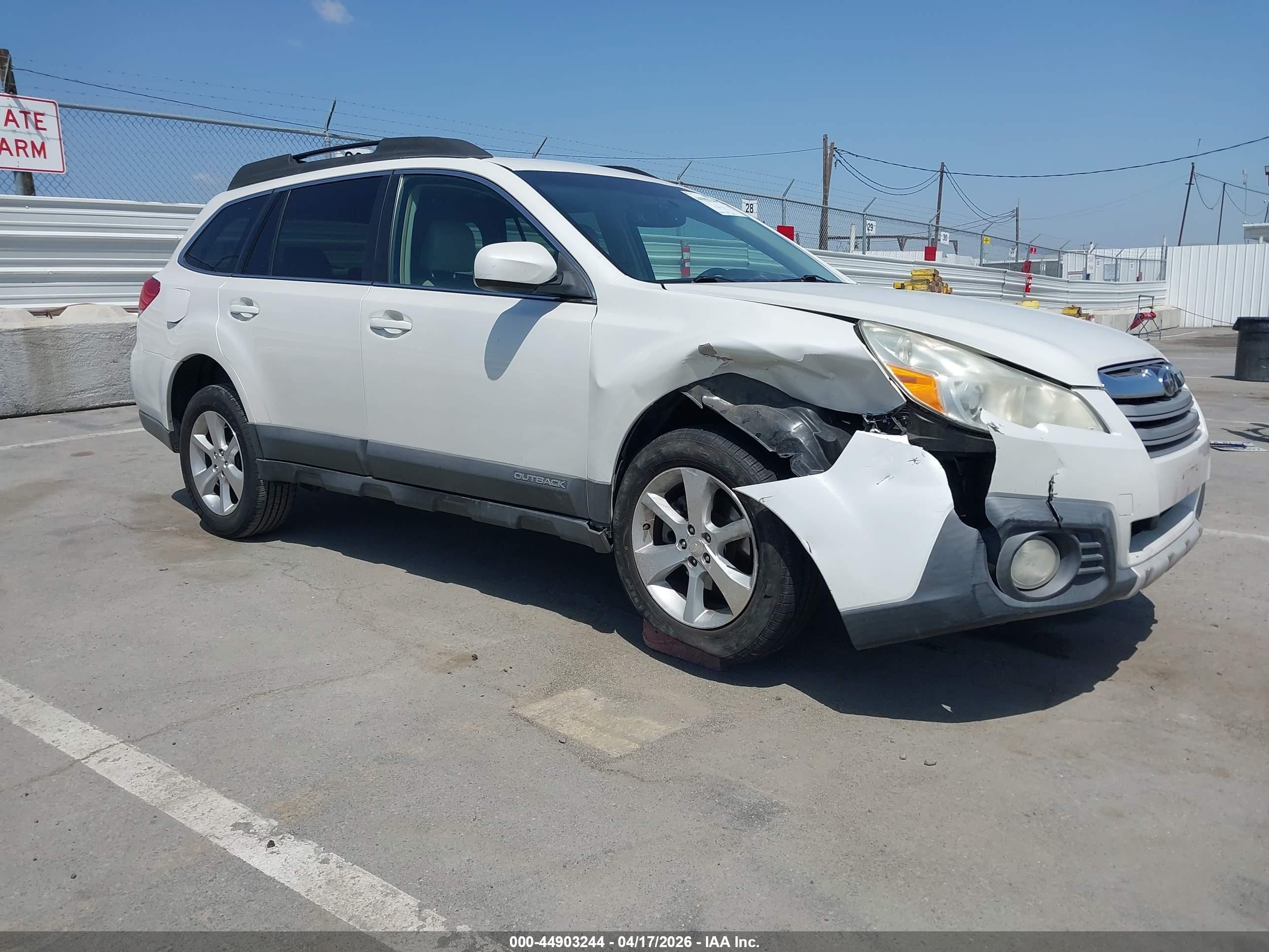 2013 Subaru Outback 2.5i Limited Белый vin: 4S4BRCKC9D3276023