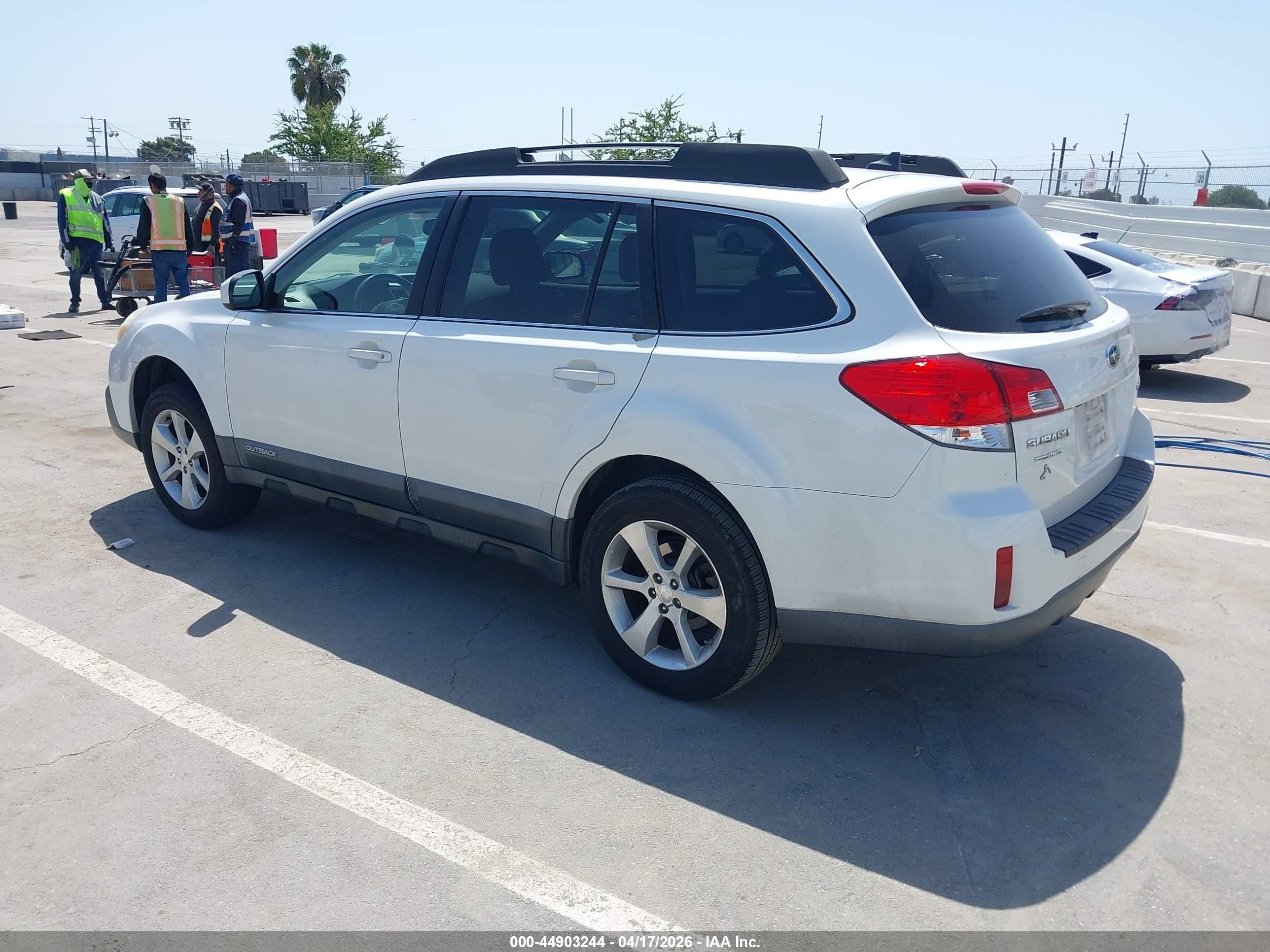 2013 Subaru Outback 2.5i Limited Белый vin: 4S4BRCKC9D3276023
