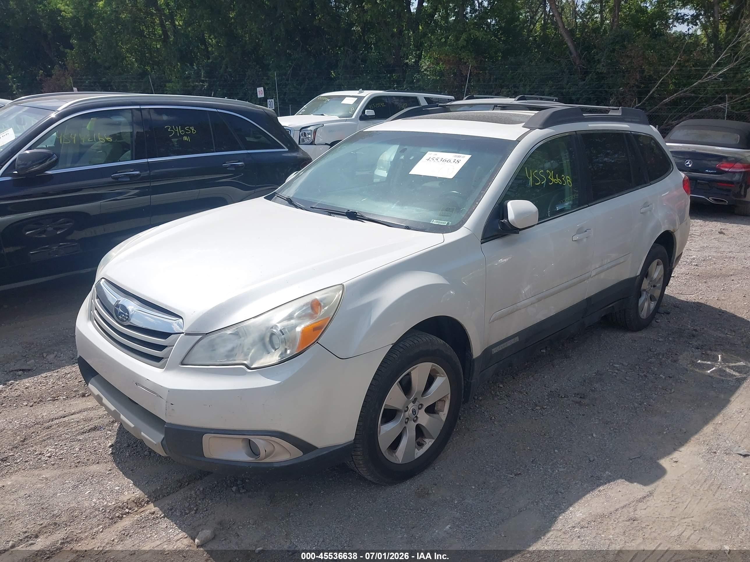 2012 Subaru Outback 2.5i Limited White vin: 4S4BRCKCXC3216220