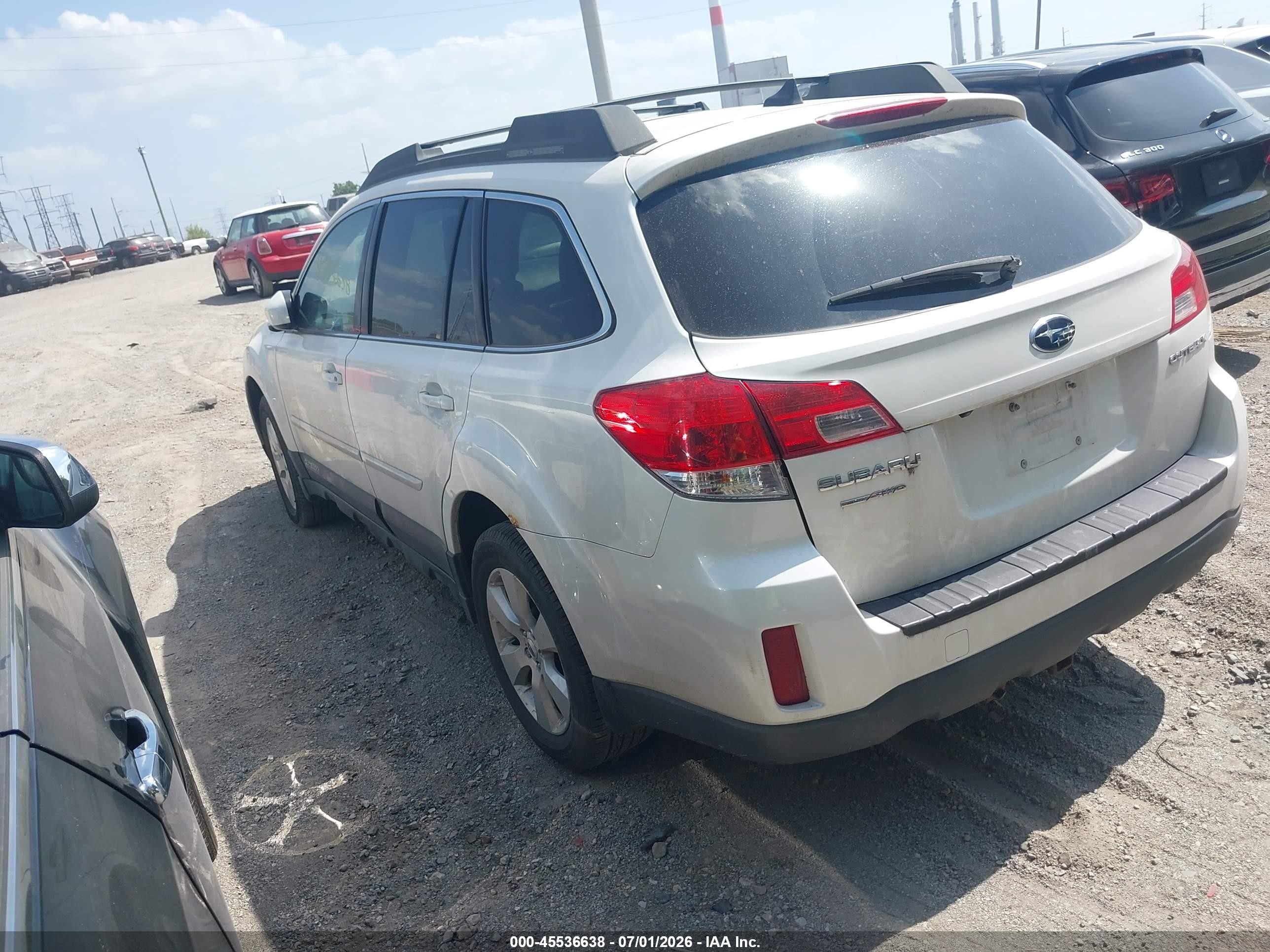 2012 Subaru Outback 2.5i Limited White vin: 4S4BRCKCXC3216220