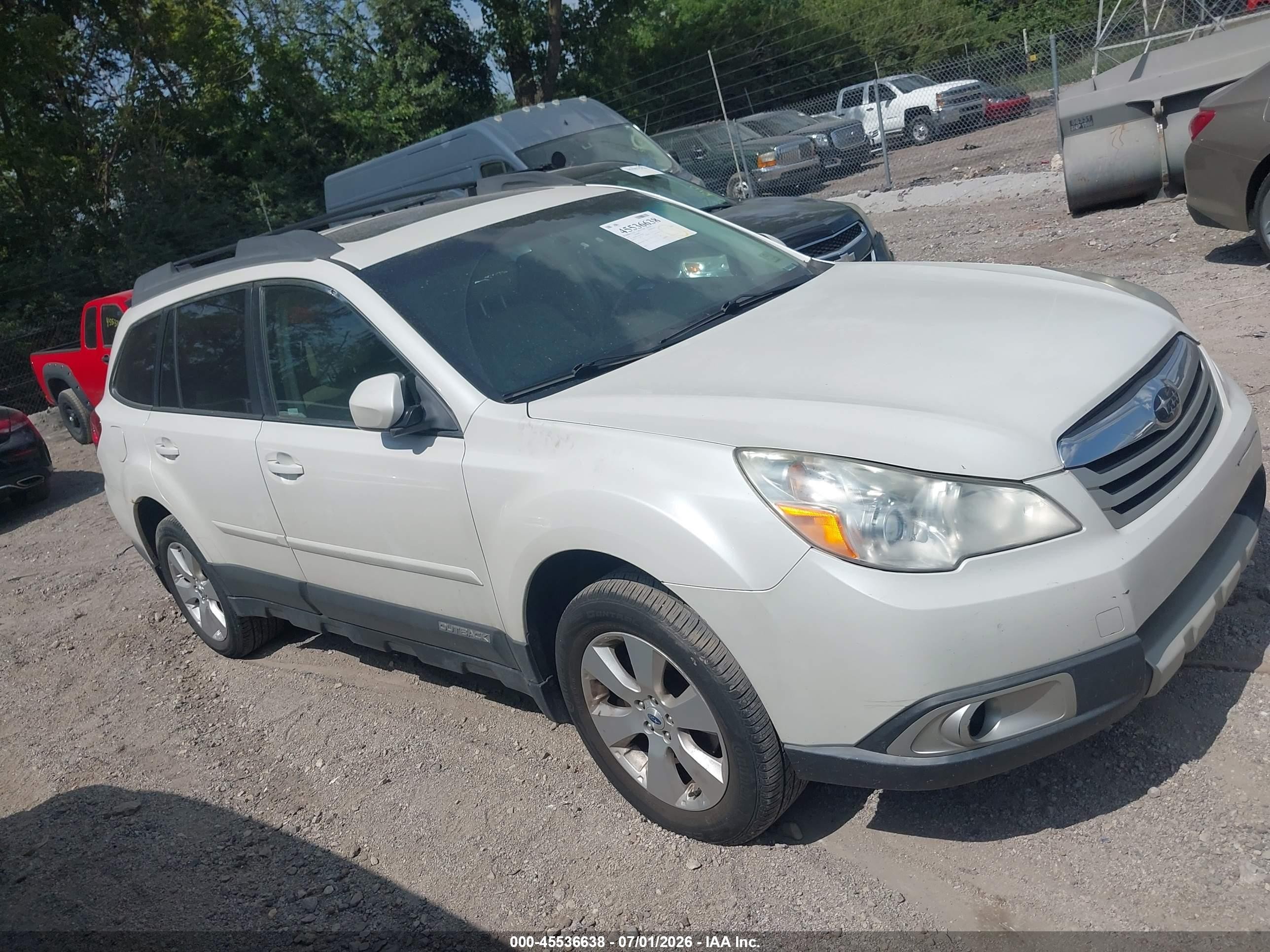 2012 Subaru Outback 2.5i Limited White vin: 4S4BRCKCXC3216220