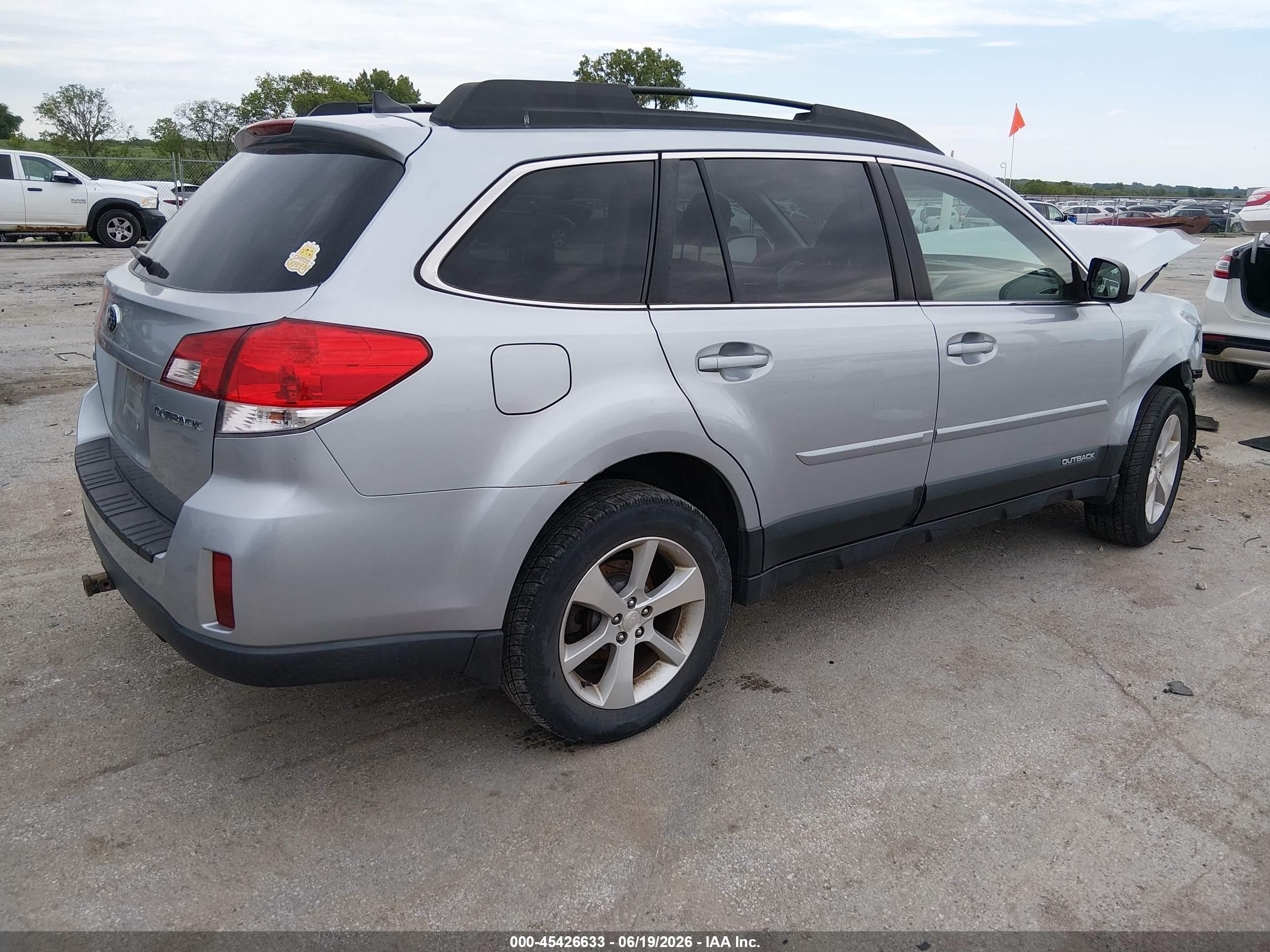 2013 Subaru Outback 2.5i Limited Серебряный vin: 4S4BRCKCXD3221080
