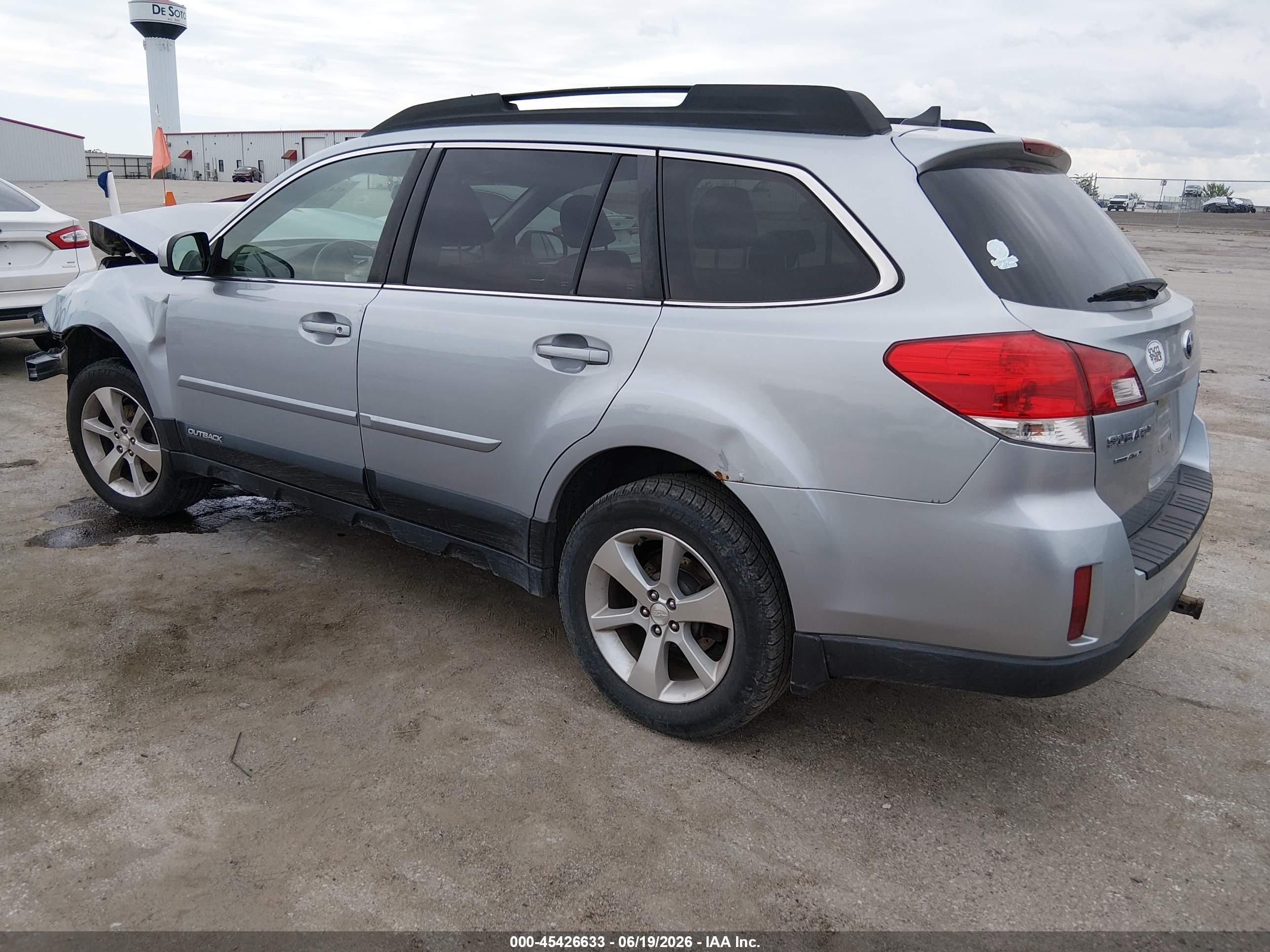 2013 Subaru Outback 2.5i Limited Серебряный vin: 4S4BRCKCXD3221080