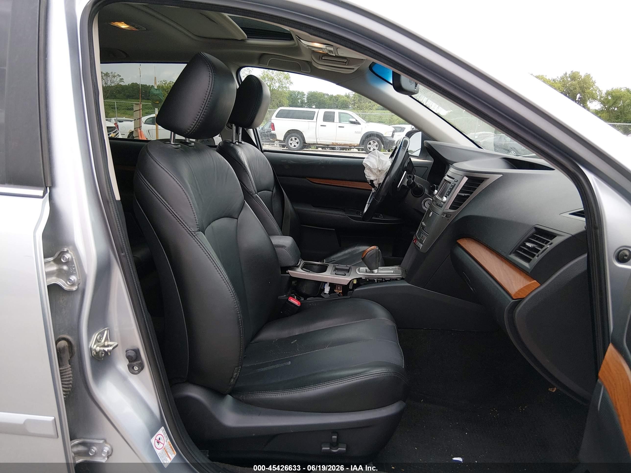 2013 Subaru Outback 2.5i Limited Серебряный vin: 4S4BRCKCXD3221080