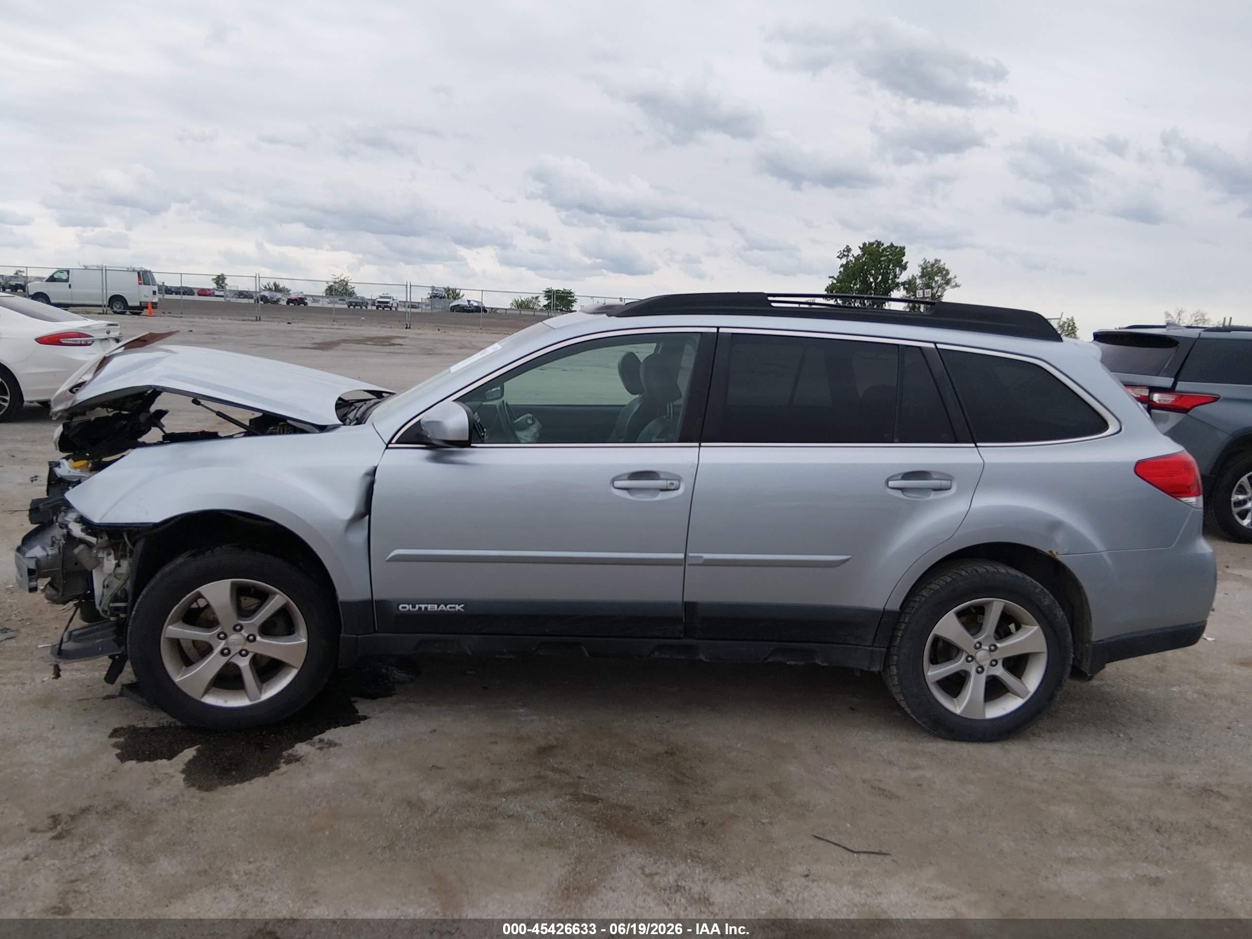 2013 Subaru Outback 2.5i Limited Серебряный vin: 4S4BRCKCXD3221080