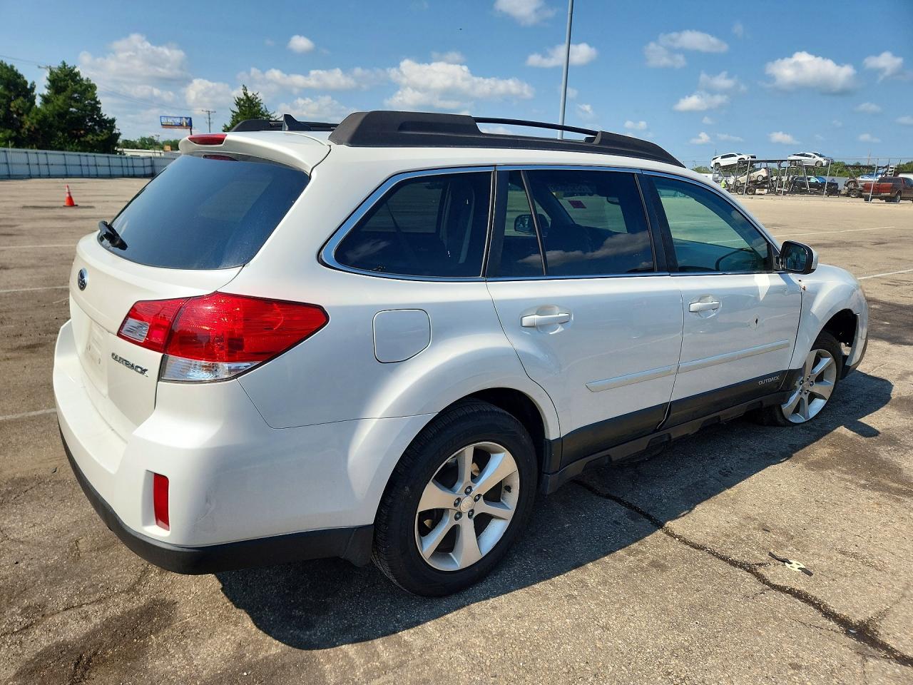 2013 Subaru Outback 2.5i Limited White vin: 4S4BRCKCXD3236985