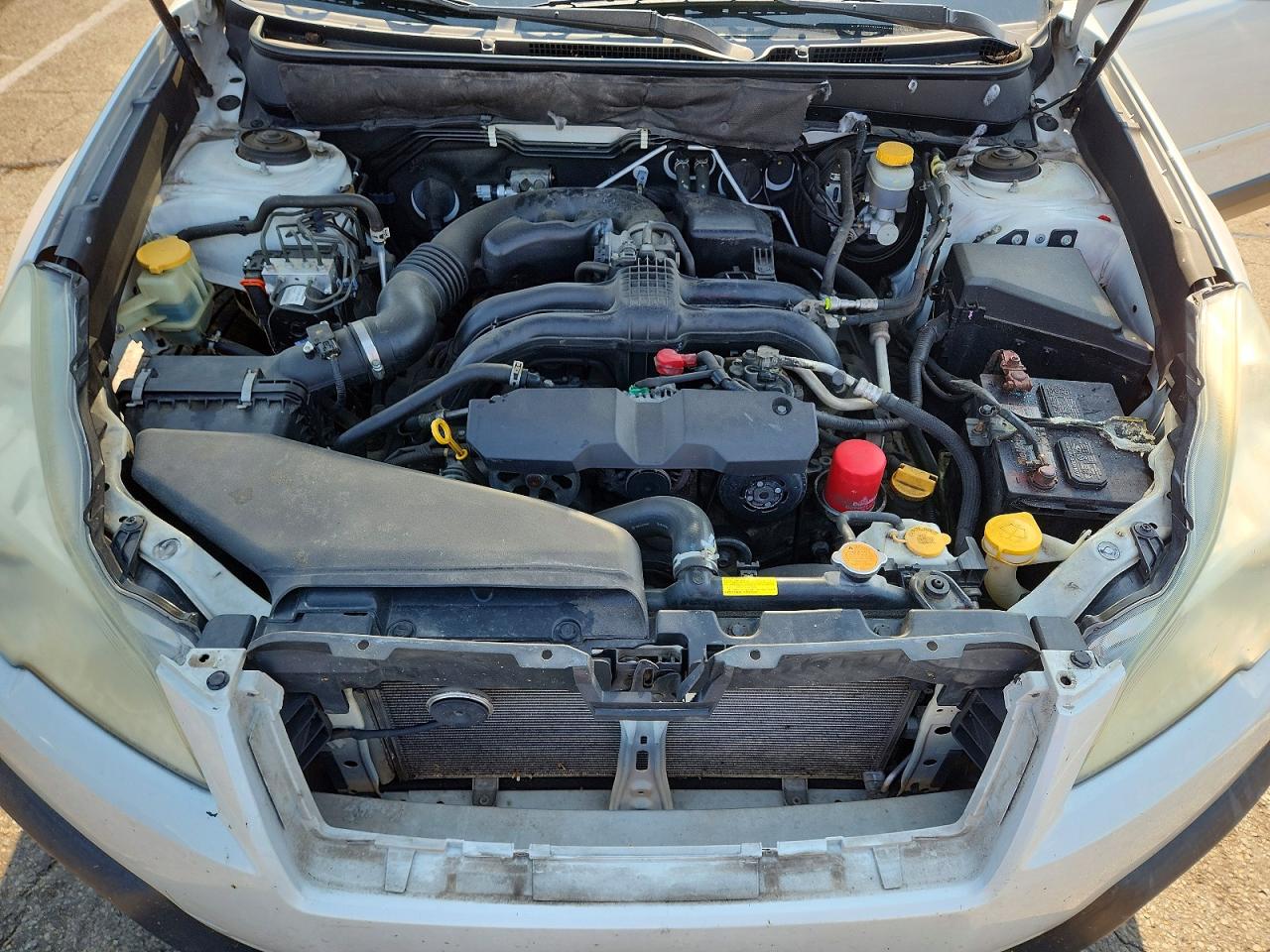 2013 Subaru Outback 2.5i Limited White vin: 4S4BRCKCXD3236985