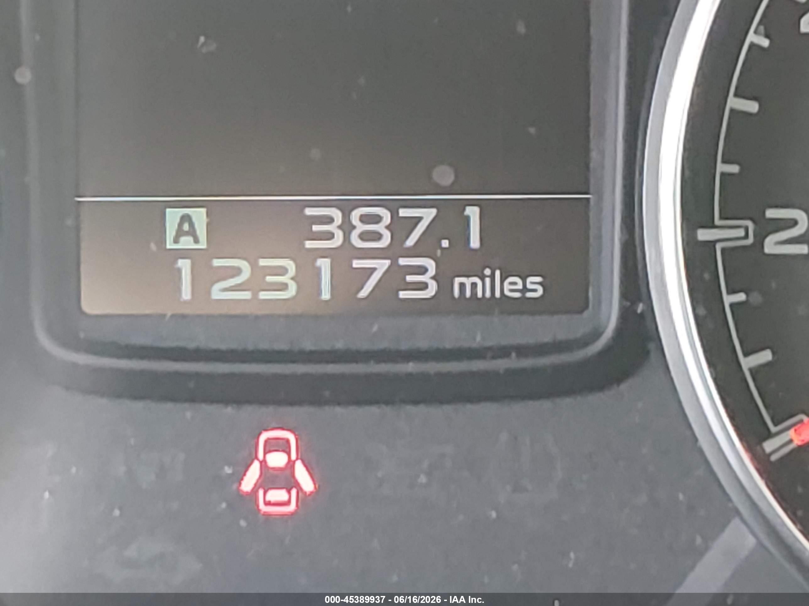 2013 Subaru Outback 2.5i Limited White vin: 4S4BRCKCXD3270425