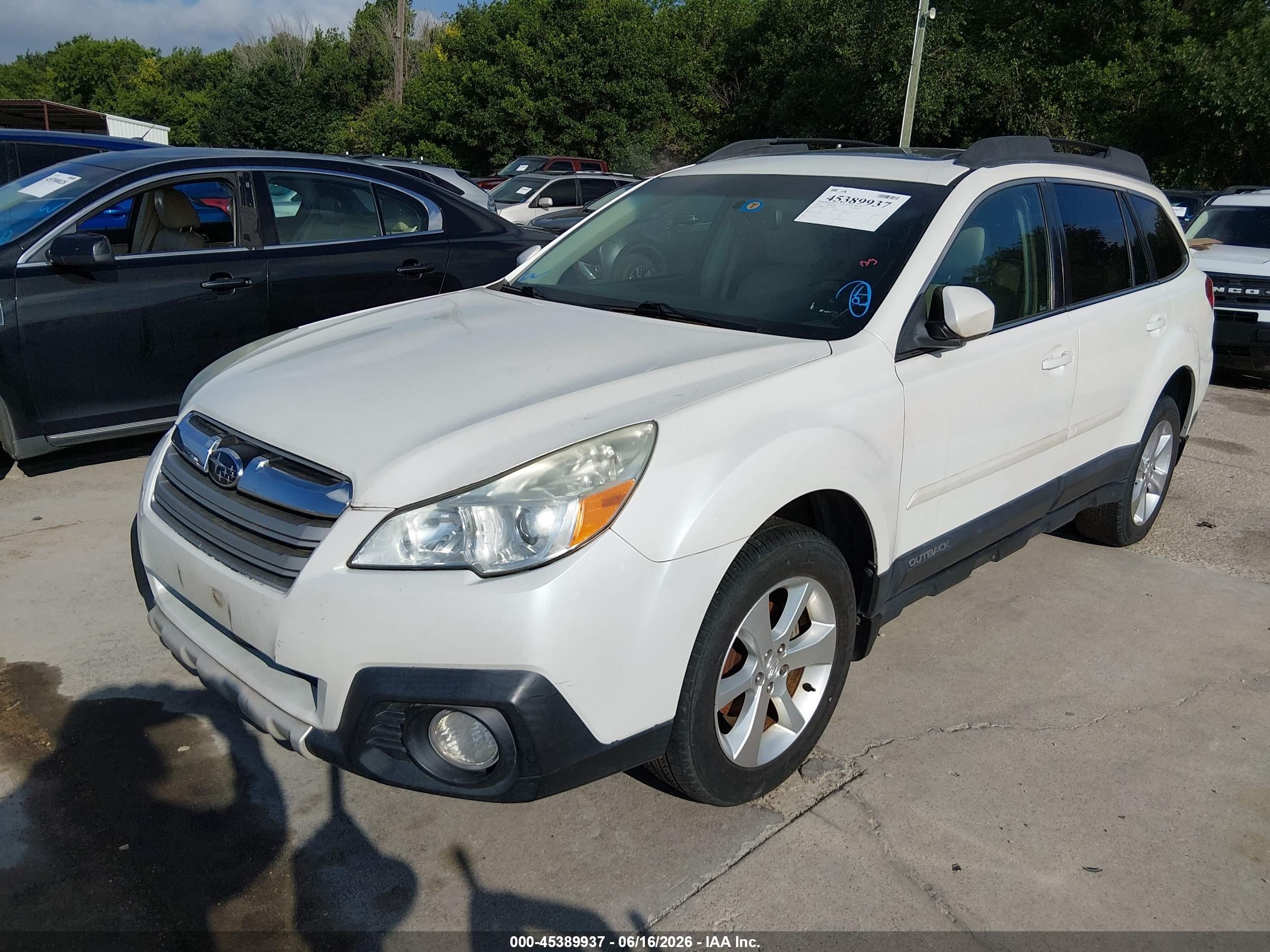 2013 Subaru Outback 2.5i Limited White vin: 4S4BRCKCXD3270425