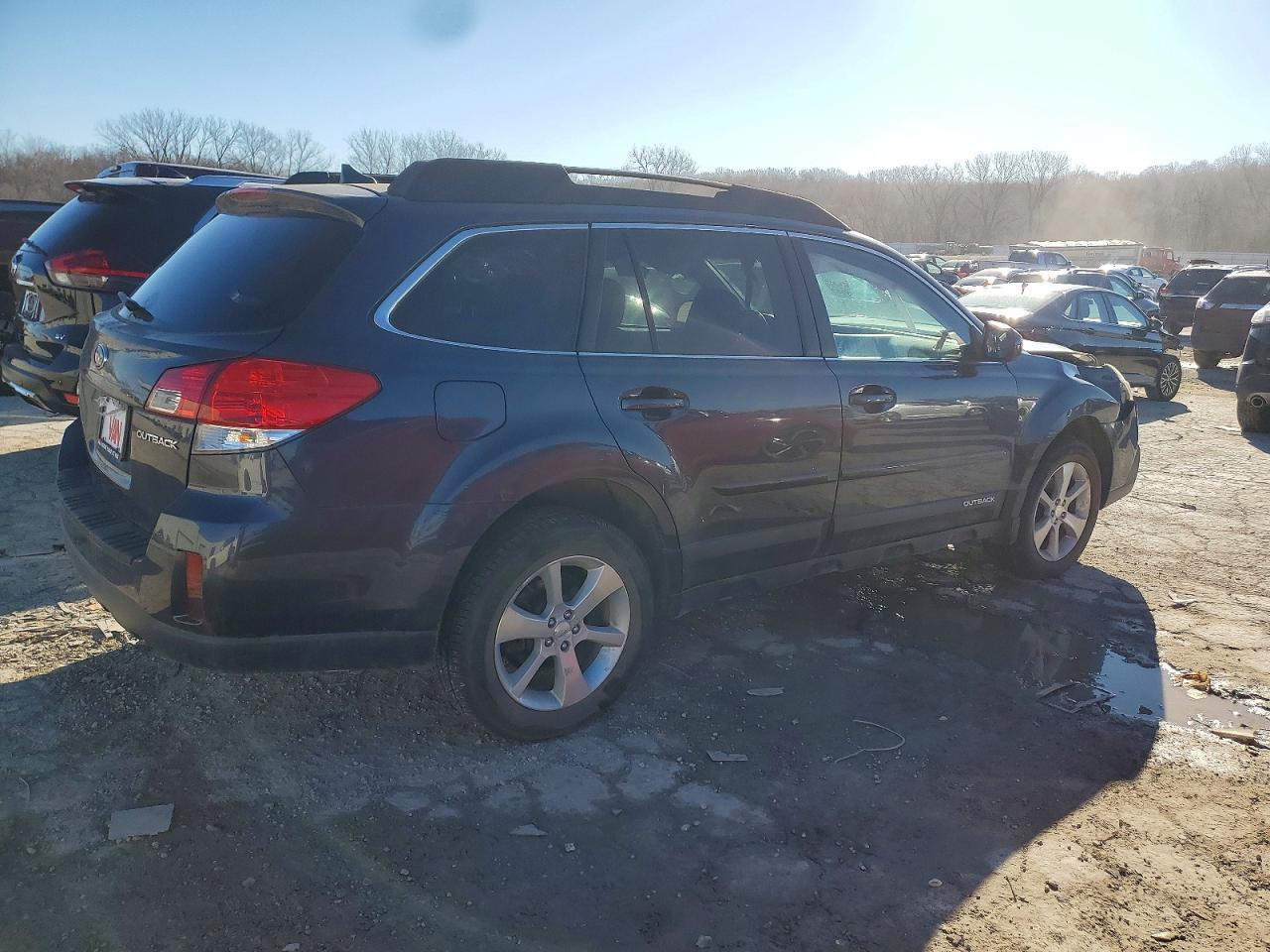 2013 Subaru Outback 2.5i Limited Черный vin: 4S4BRCKCXD3316173