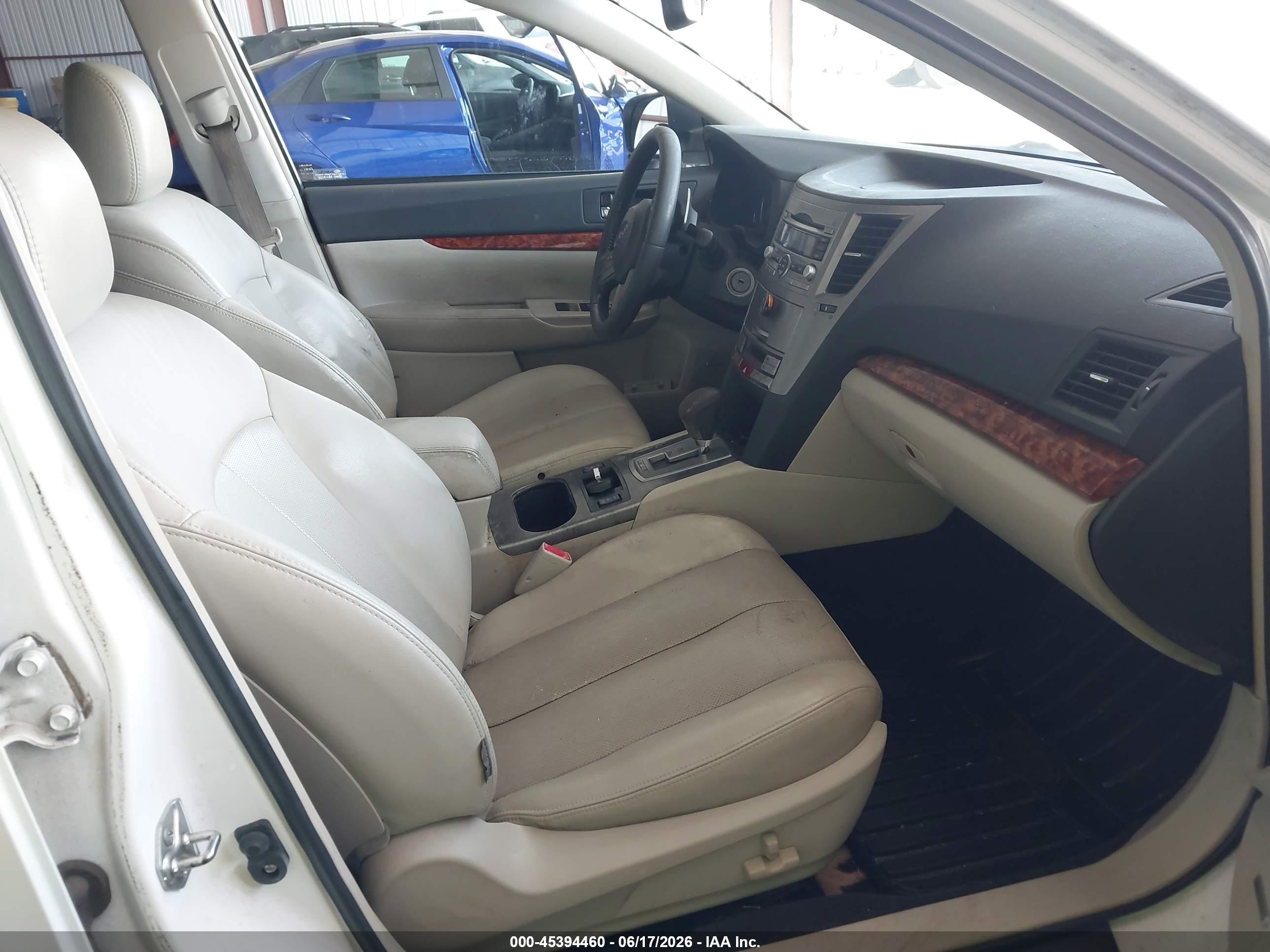 2013 Subaru Outback 2.5i Limited White vin: 4S4BRCKCXD3406209