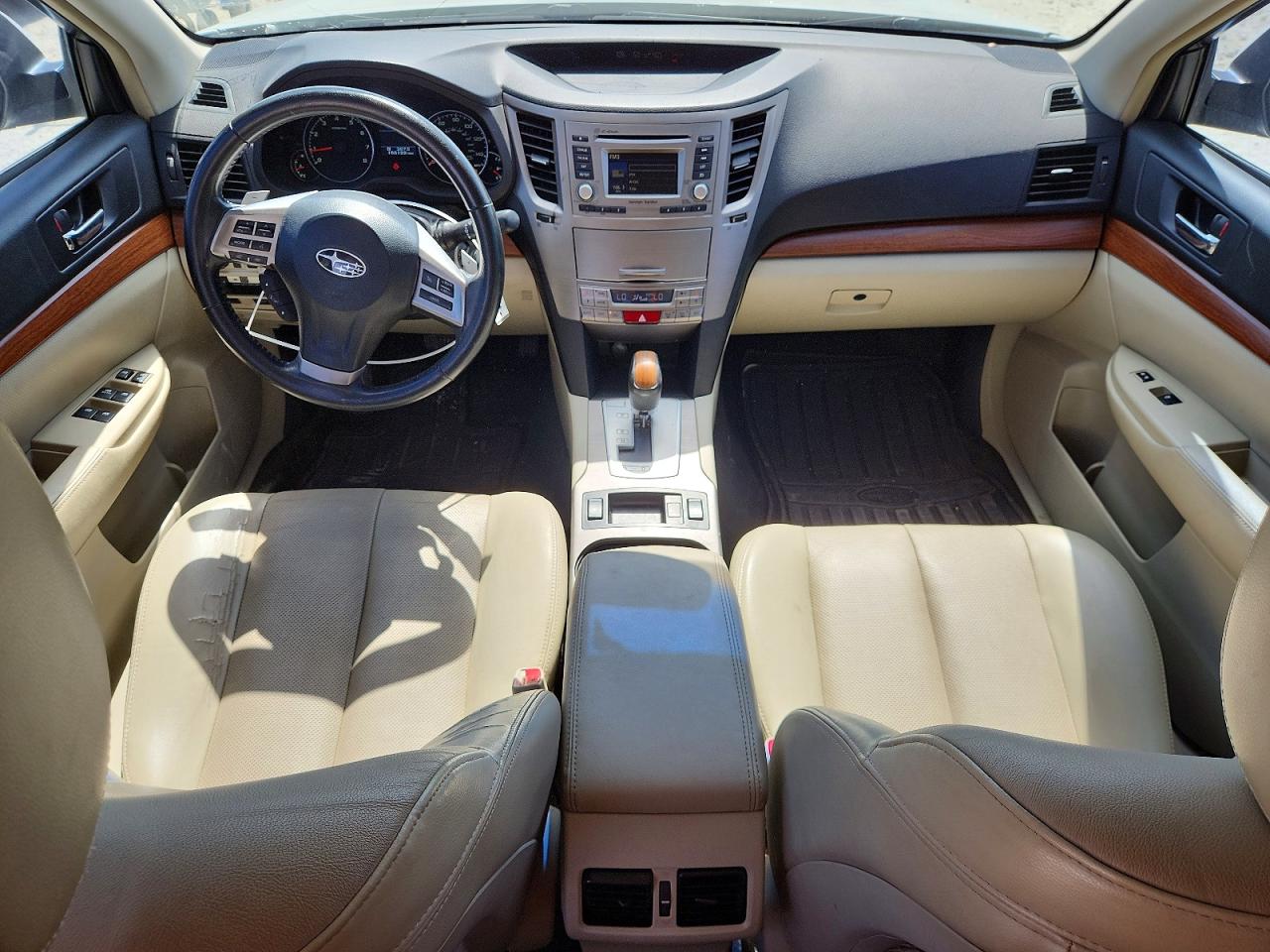 2014 Subaru Outback 2.5i Limited White vin: 4S4BRCLC1E3226782