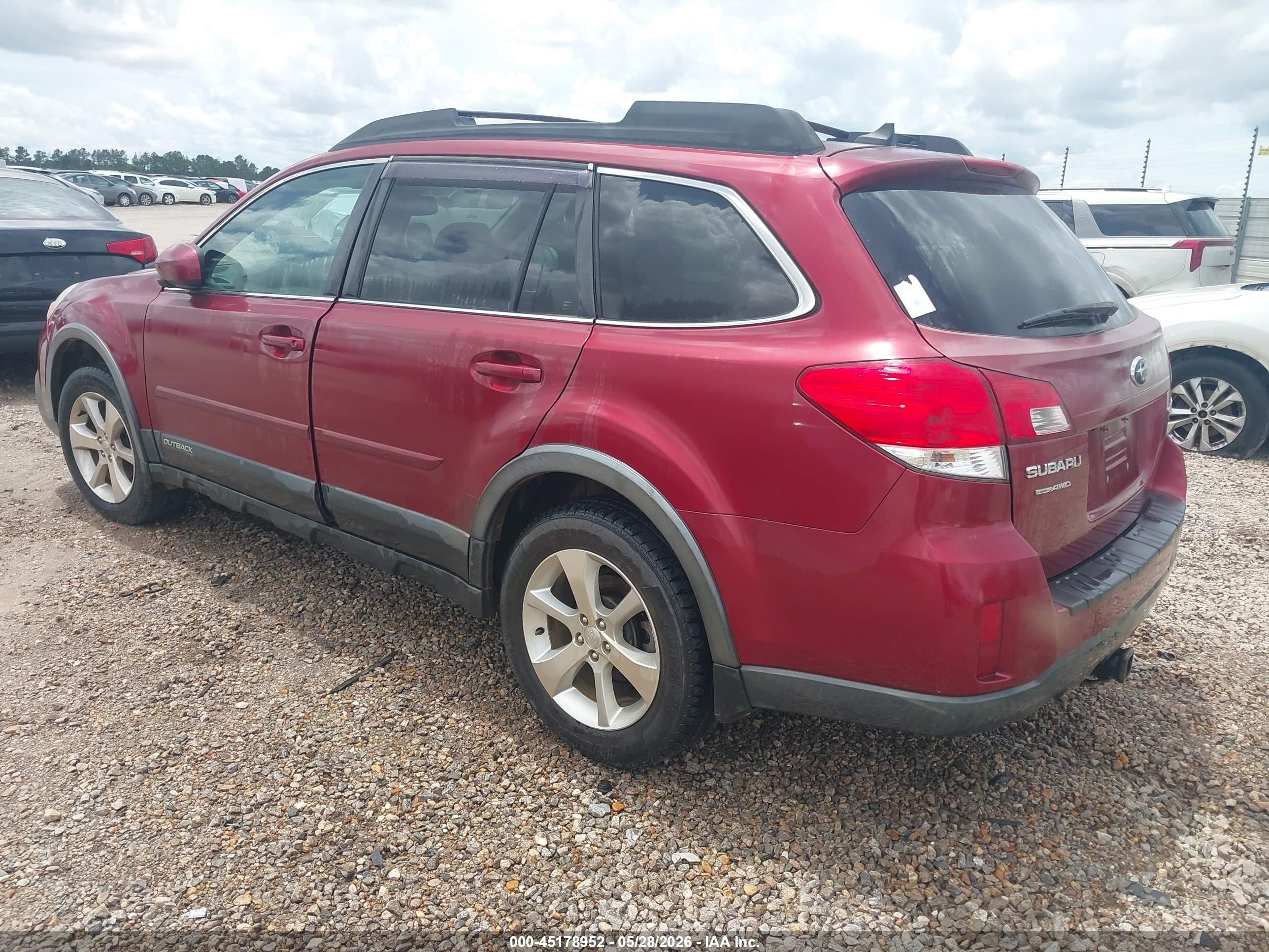2014 Subaru Outback 2.5i Limited Burgundy vin: 4S4BRCLC1E3250158