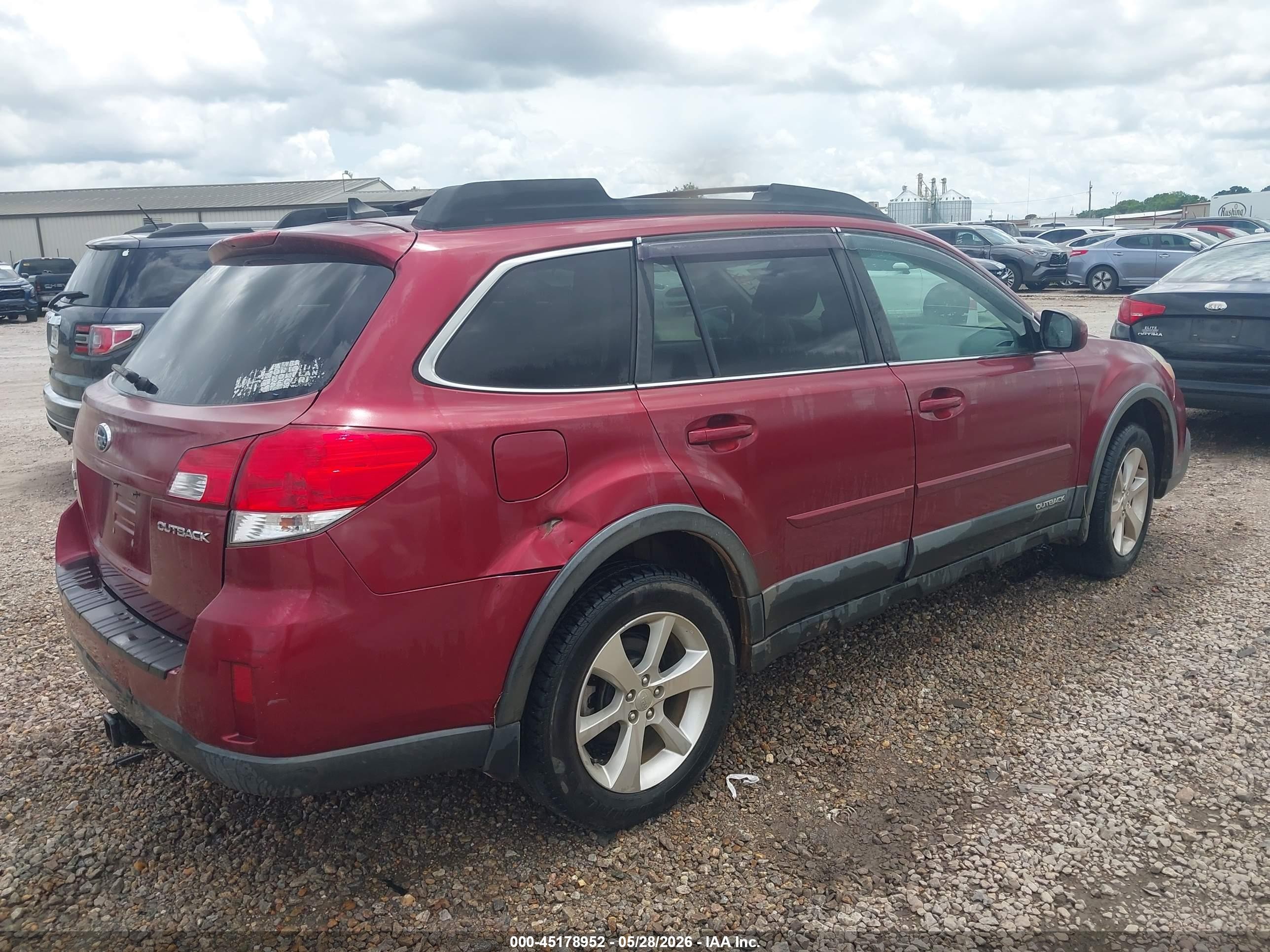 2014 Subaru Outback 2.5i Limited Burgundy vin: 4S4BRCLC1E3250158