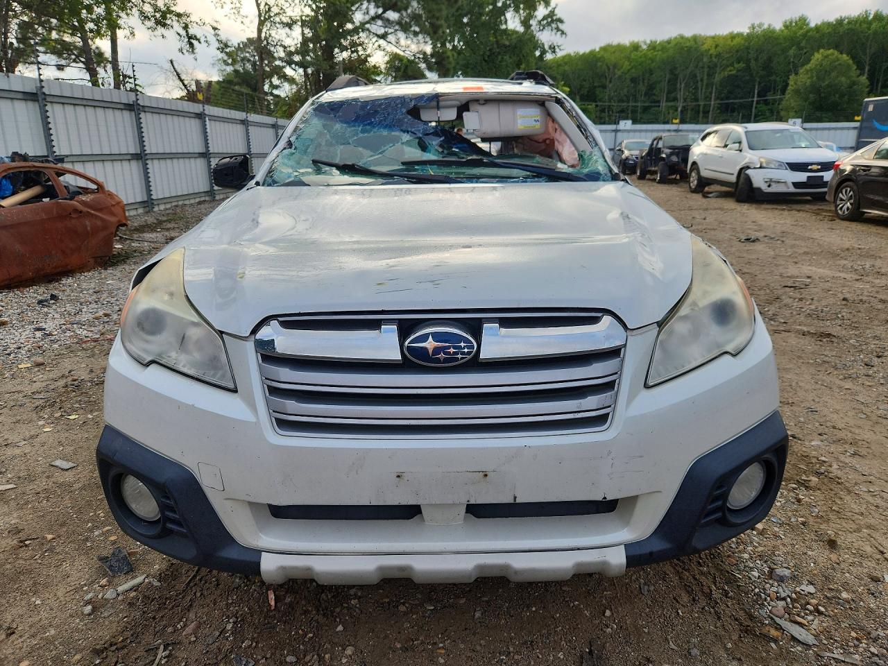 2013 Subaru Outback 2.5i Limited White vin: 4S4BRCLC2D3296239