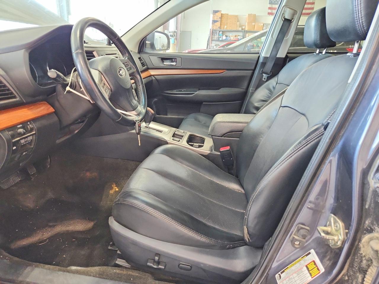 2014 Subaru Outback 2.5i Limited Gray vin: 4S4BRCLC2E3223566
