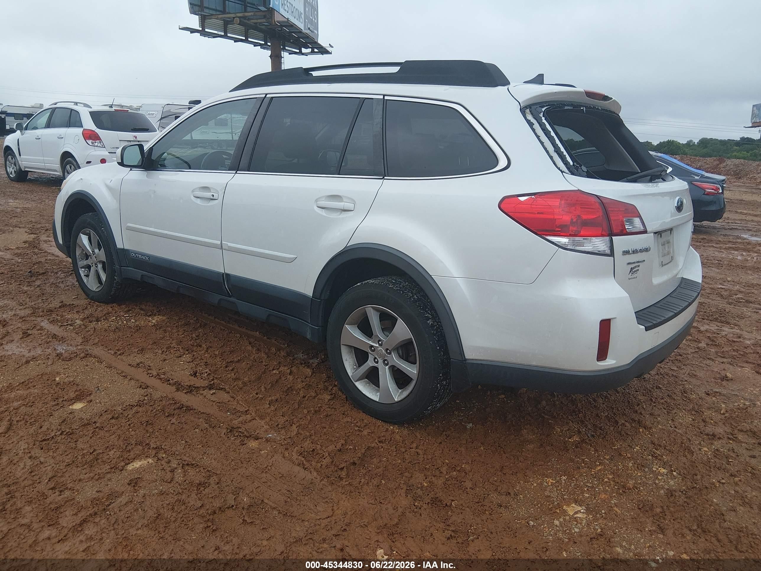 2014 Subaru Outback 2.5i Limited White vin: 4S4BRCLC2E3229304